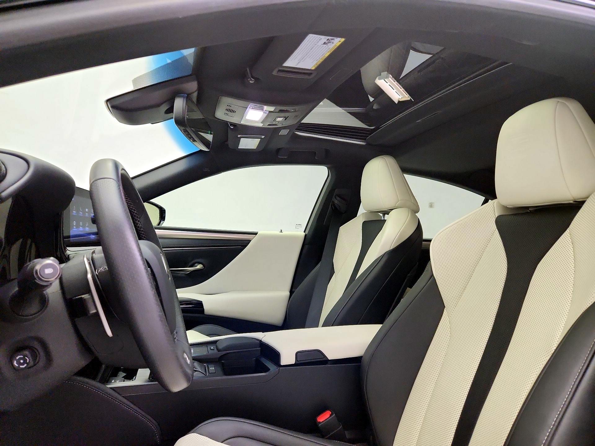 Thumbnail: 2022 Lexus ES - 19