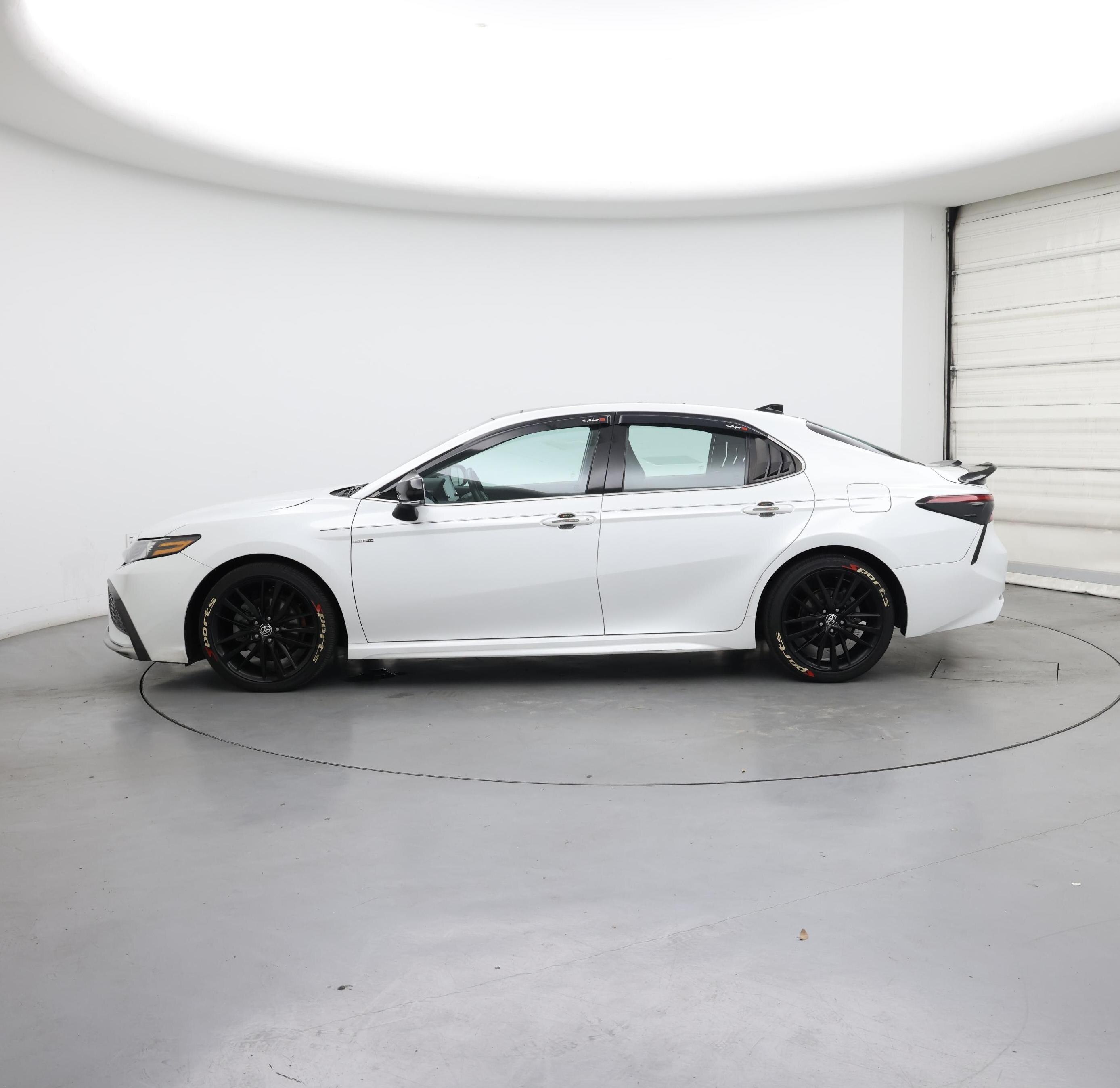 Thumbnail: 2021 Toyota Camry - 3