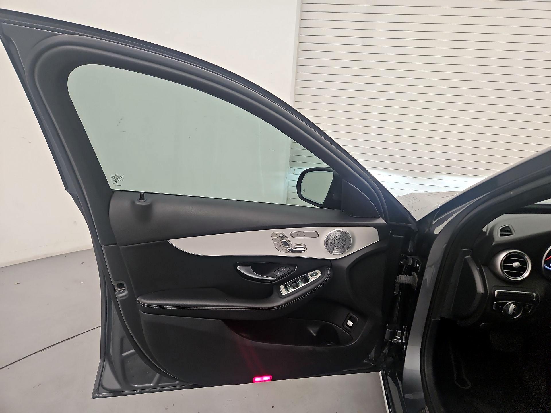 Thumbnail: 2021 Mercedes-Benz C-Class - 12