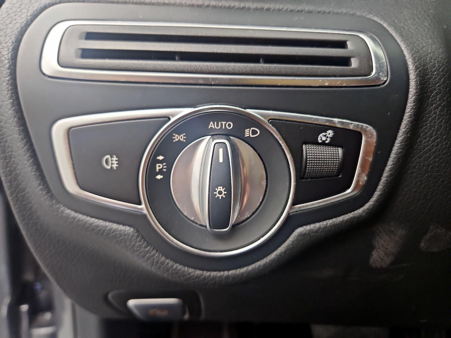 Thumbnail: 2021 Mercedes-Benz C-Class - 13