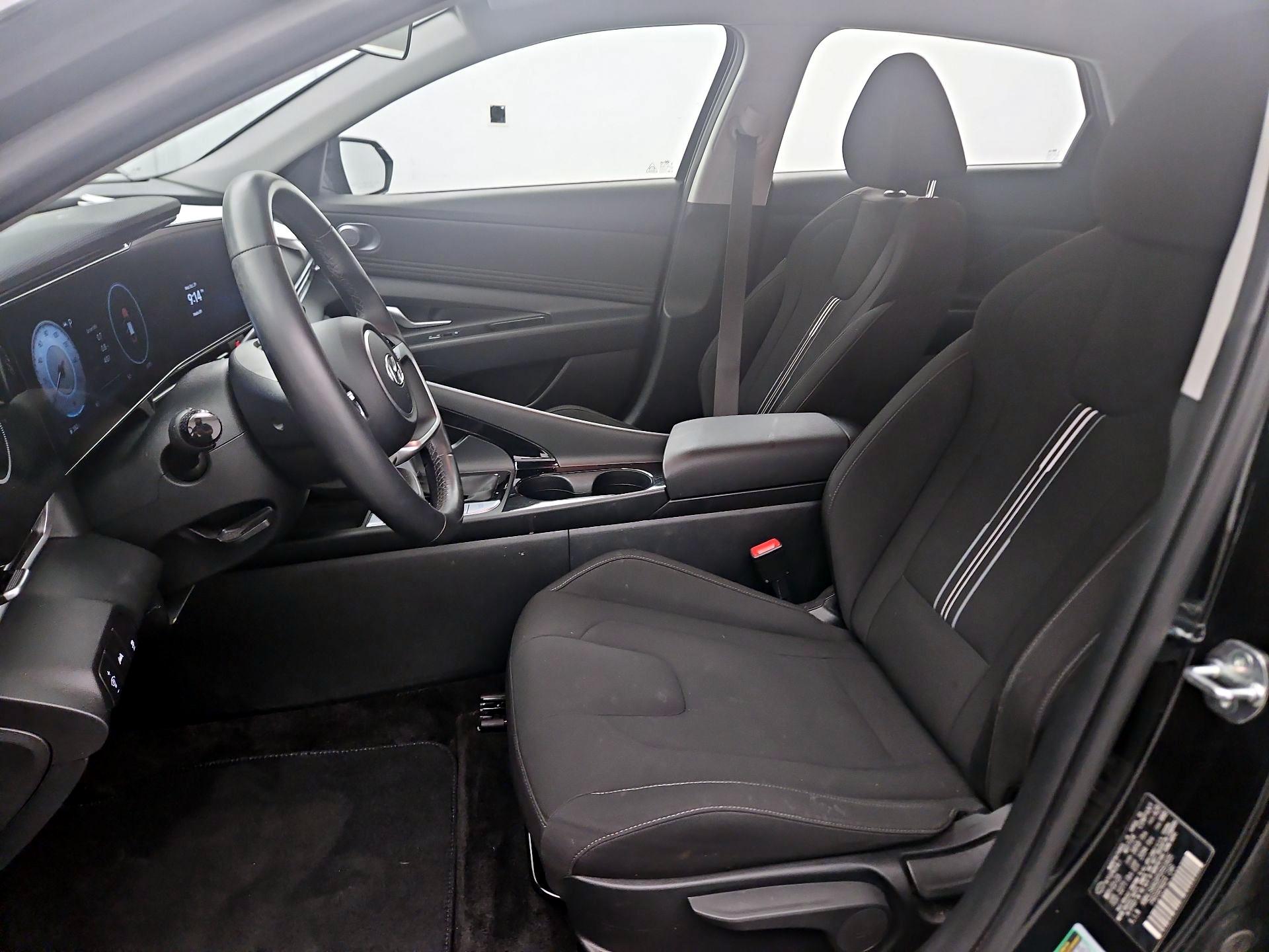 Thumbnail: 2023 Hyundai Elantra - 11