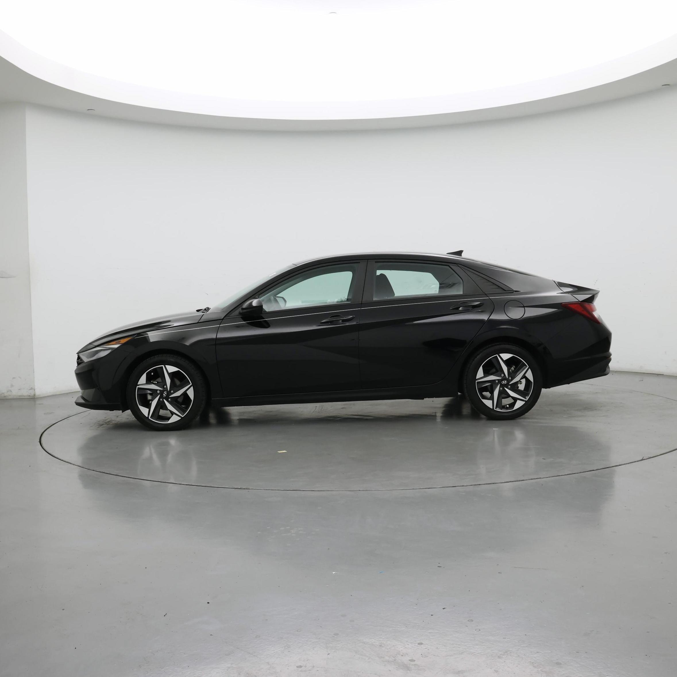 Thumbnail: 2023 Hyundai Elantra - 3