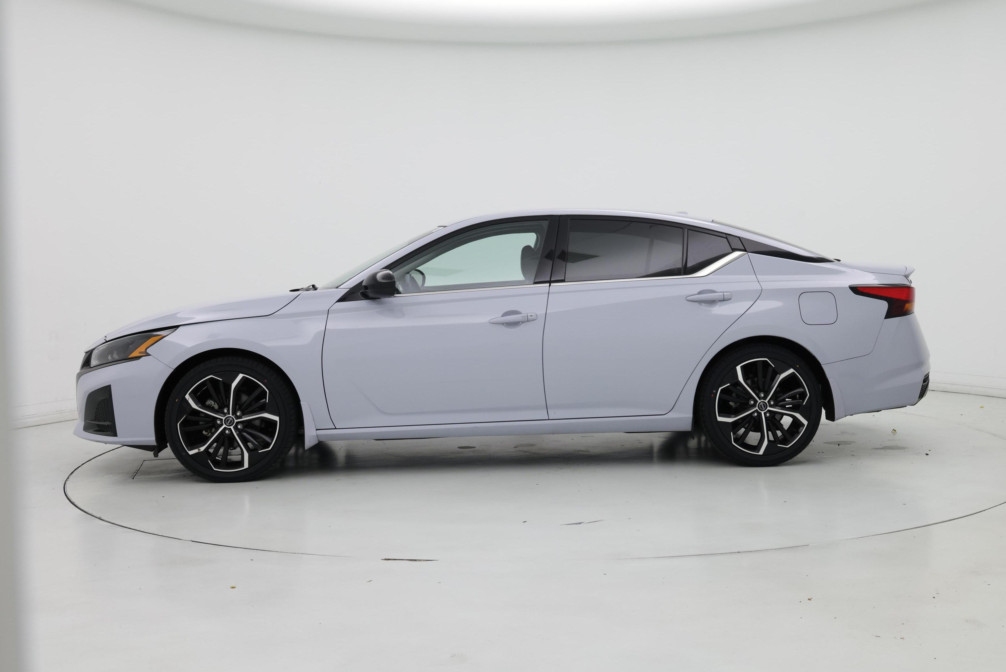 Thumbnail: 2023 Nissan Altima - 3