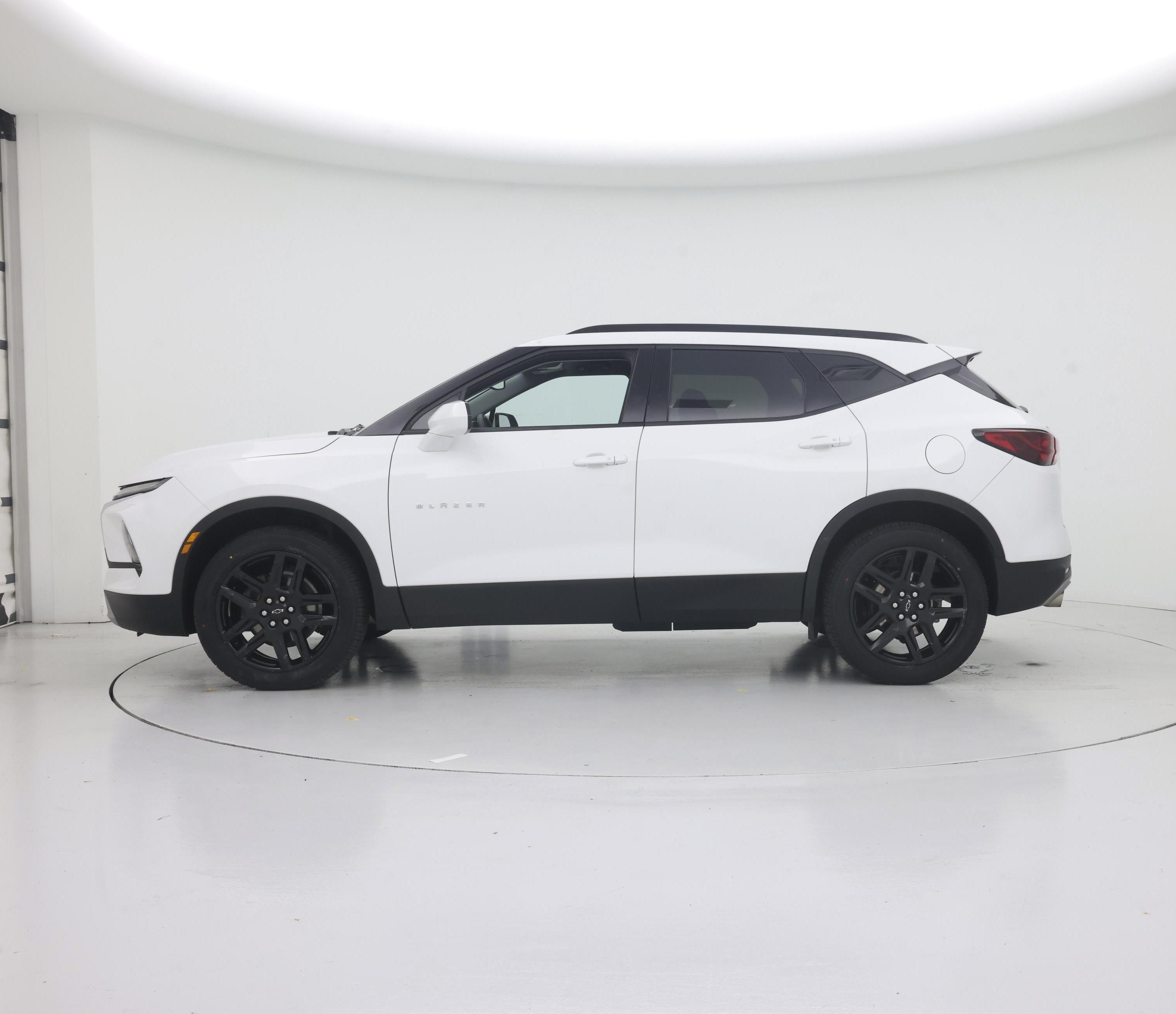 Thumbnail: 2023 Chevrolet Blazer - 3