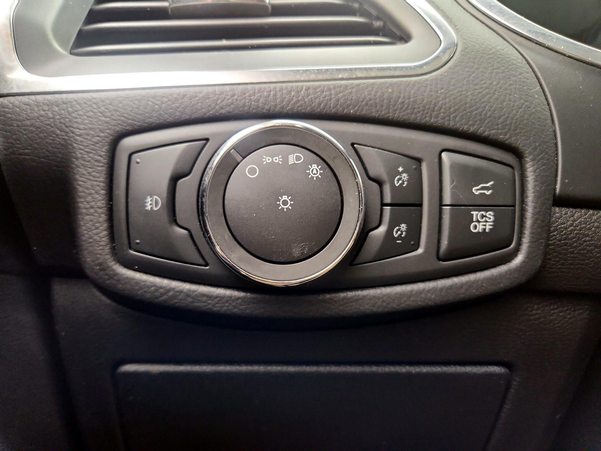 Thumbnail: 2020 Ford Edge - 13