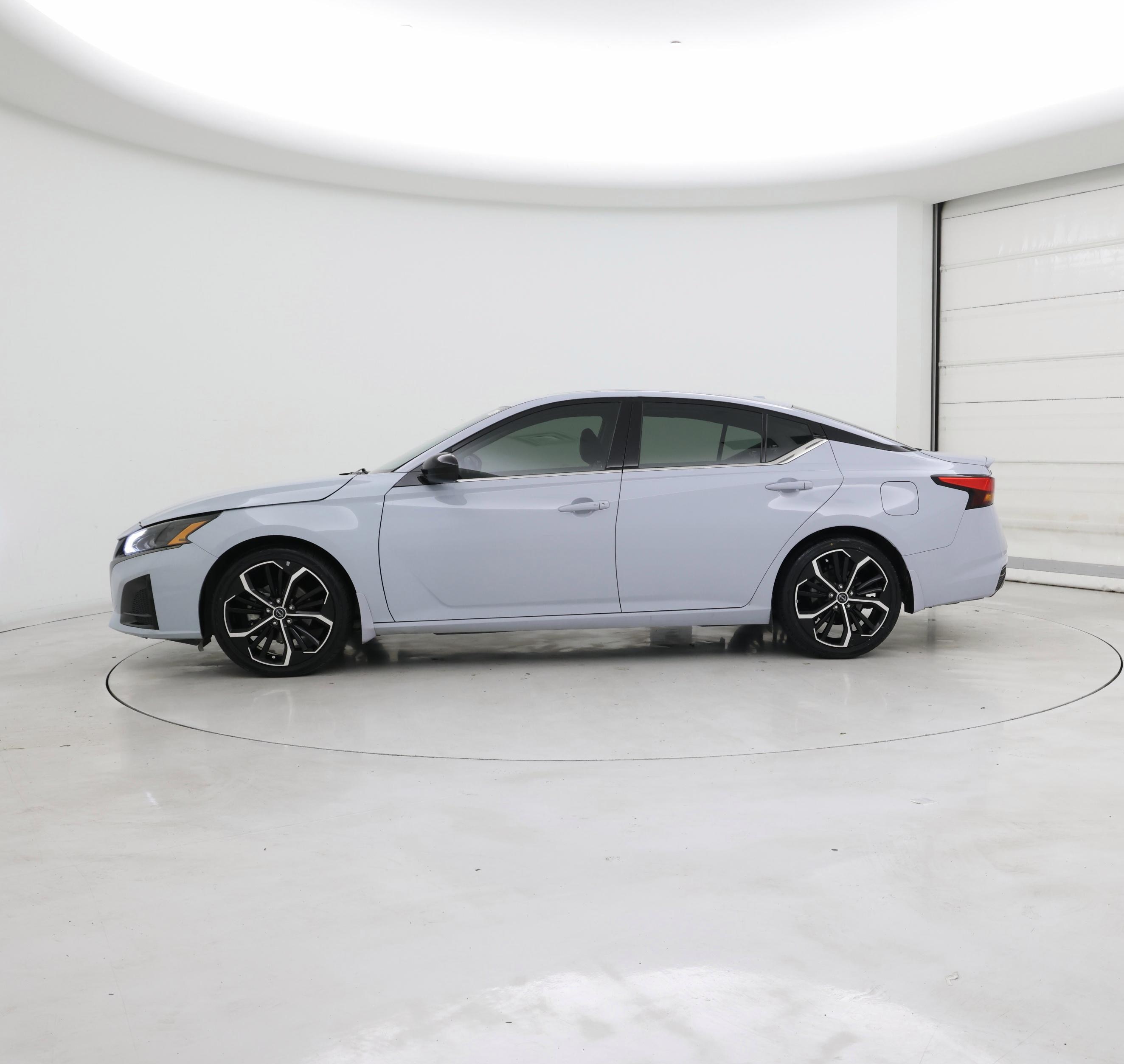 Thumbnail: 2023 Nissan Altima - 3