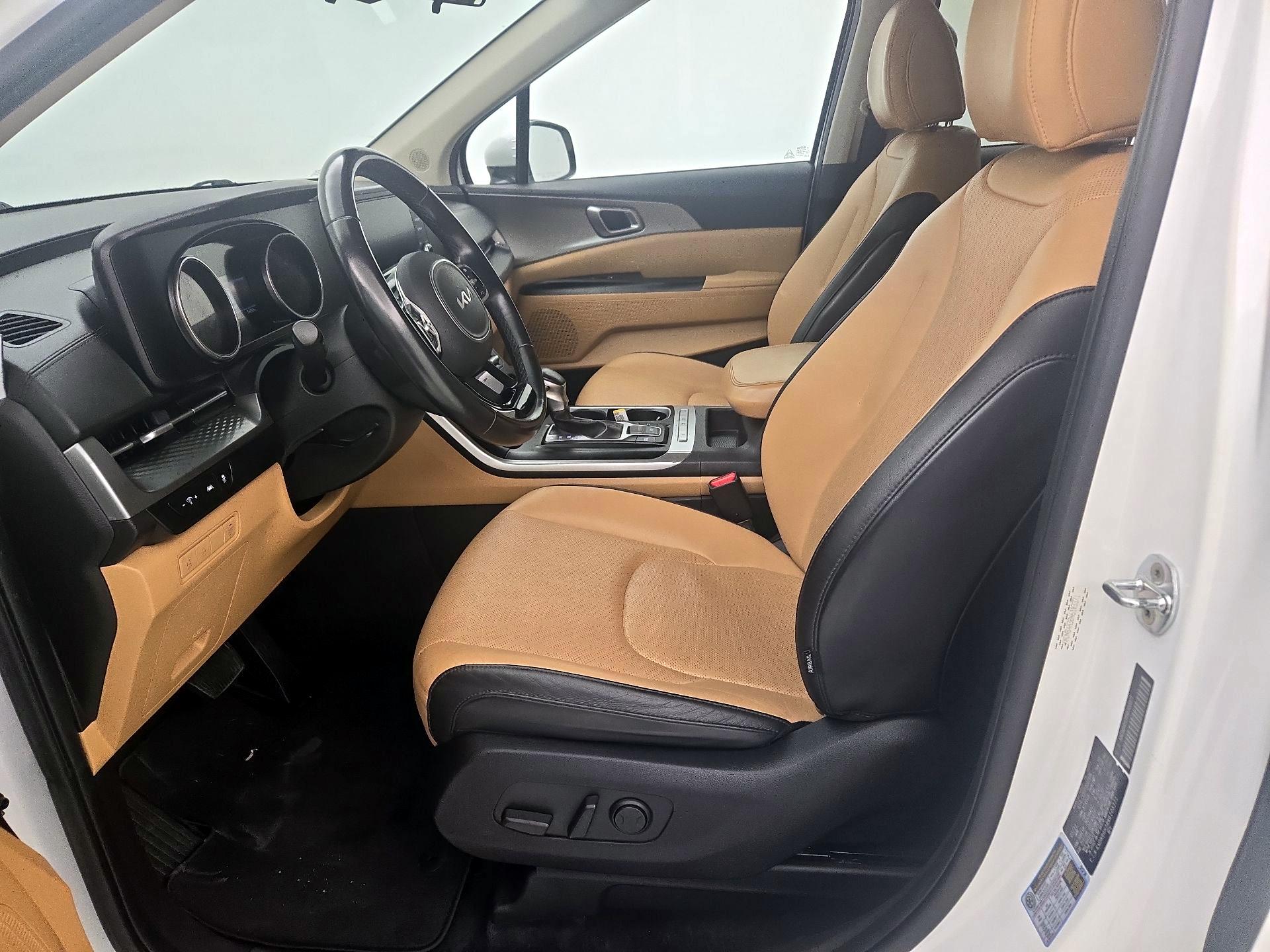 Thumbnail: 2022 Kia Carnival - 11