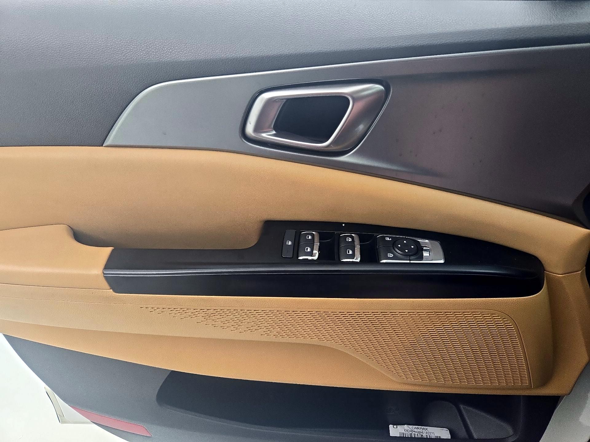 Thumbnail: 2022 Kia Carnival - 12