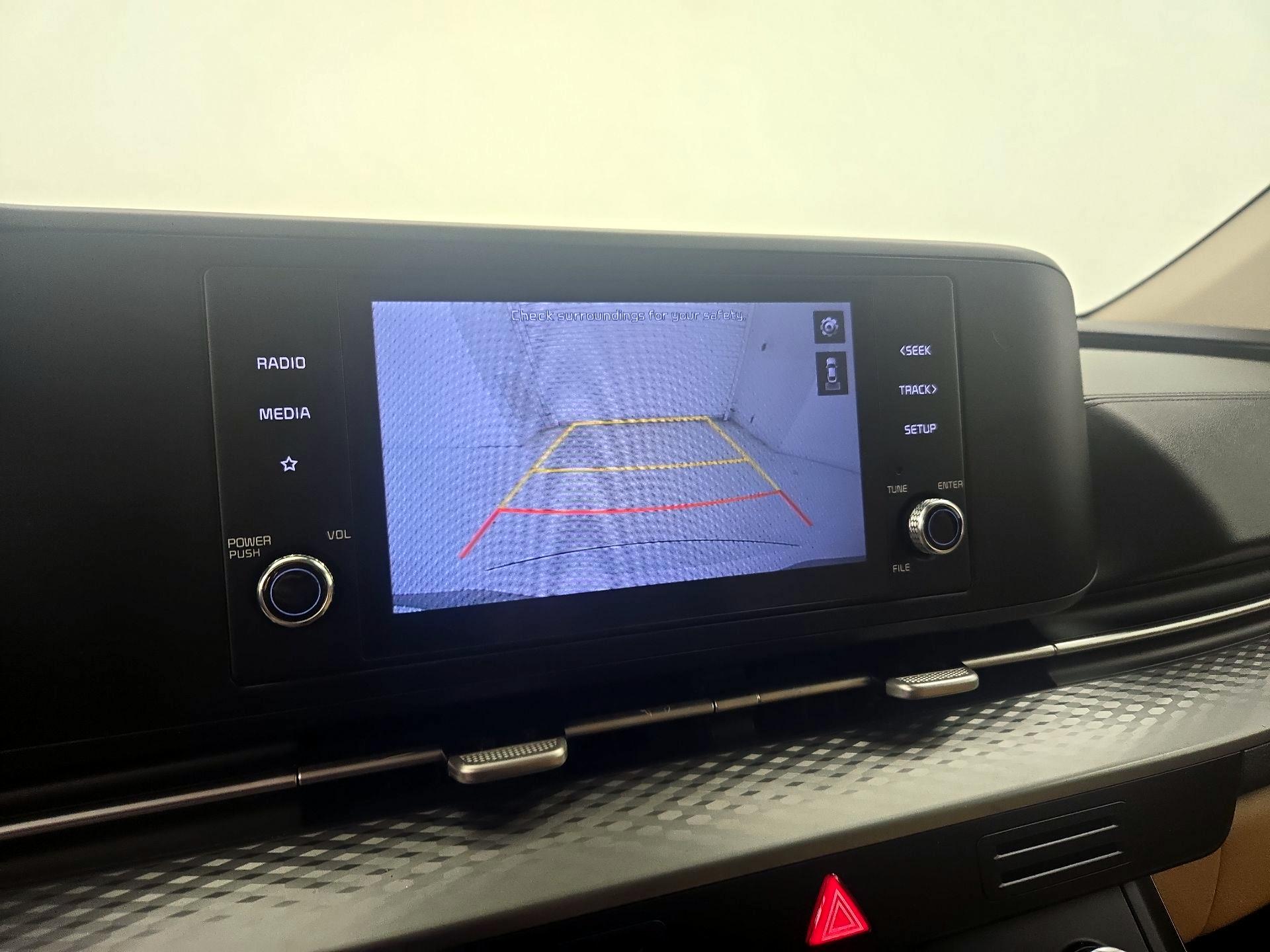 Thumbnail: 2022 Kia Carnival - 14