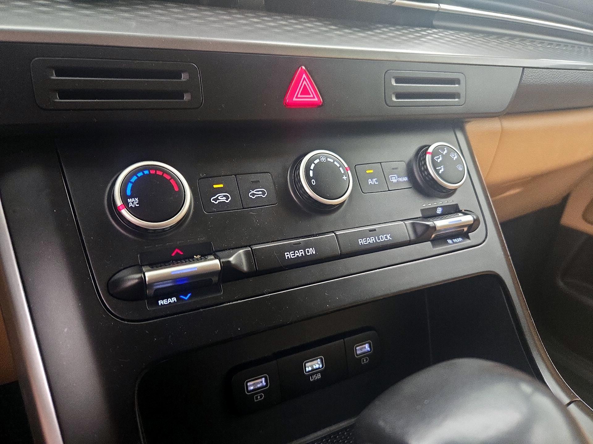 Thumbnail: 2022 Kia Carnival - 16