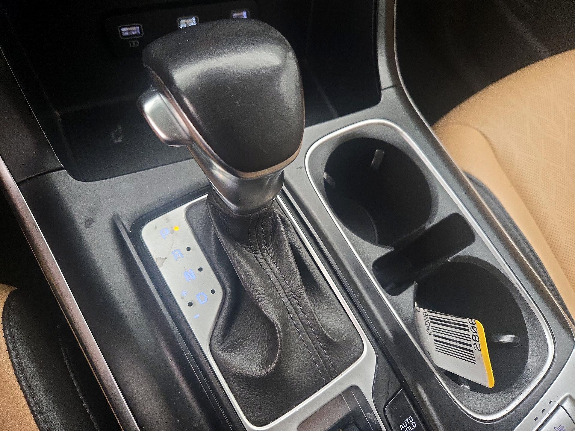 Thumbnail: 2022 Kia Carnival - 17