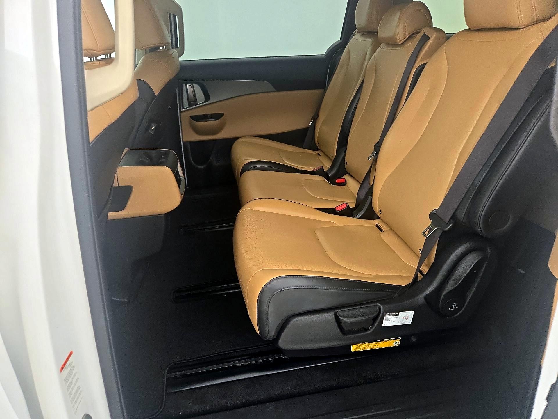 Thumbnail: 2022 Kia Carnival - 19