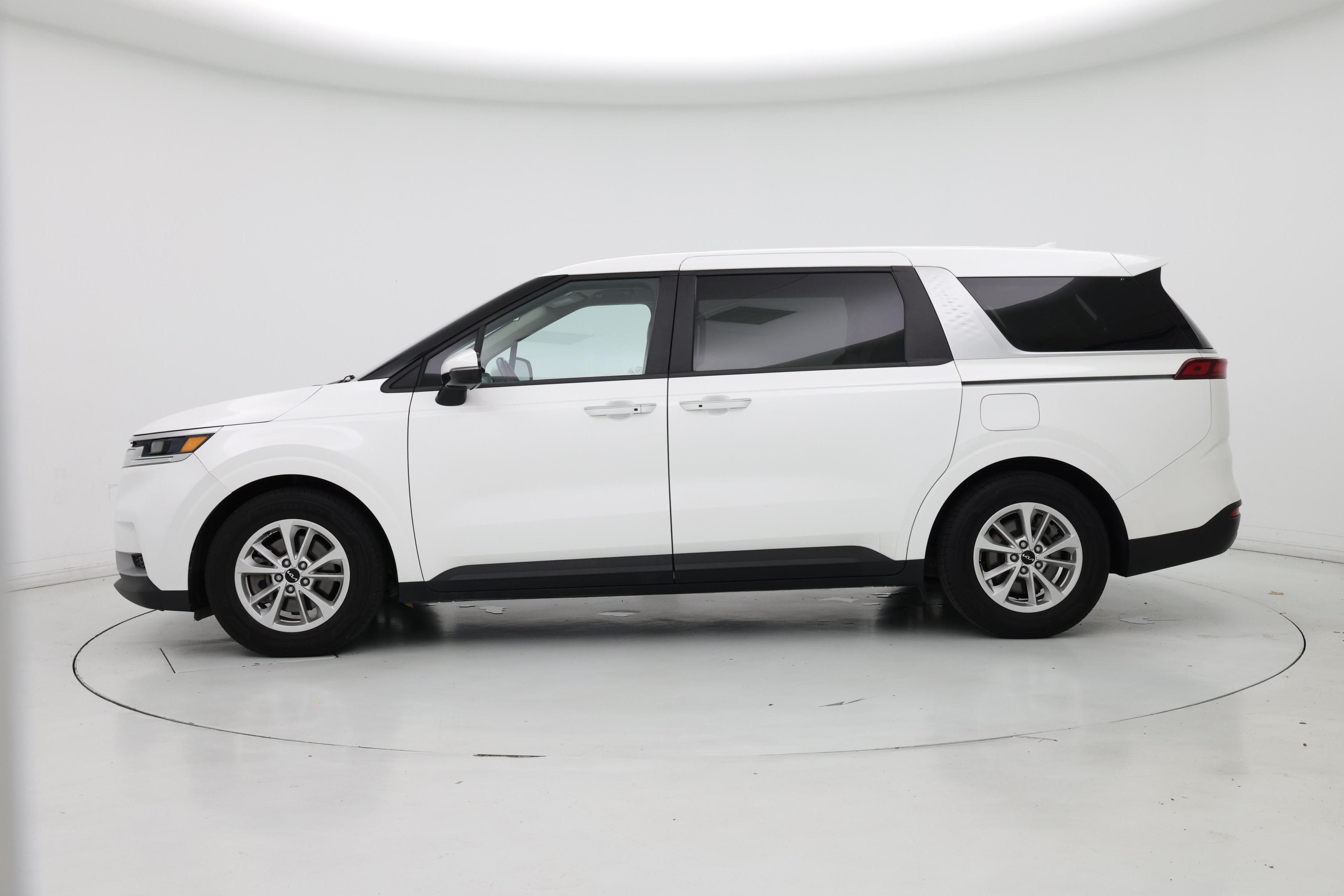 Thumbnail: 2022 Kia Carnival - 3