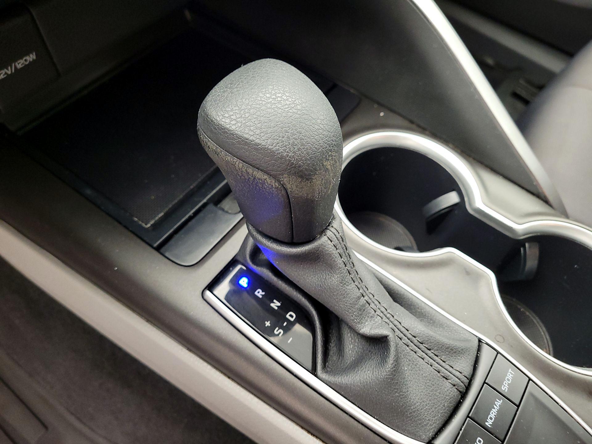 Thumbnail: 2023 Toyota Camry - 17