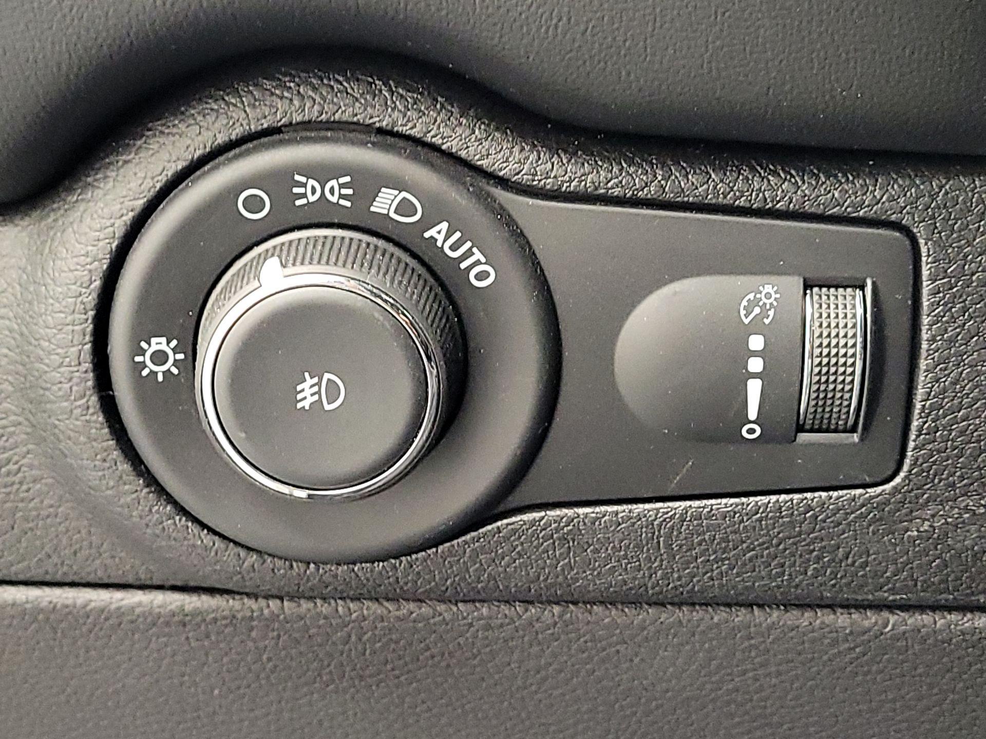 Thumbnail: 2021 Dodge Durango - 13