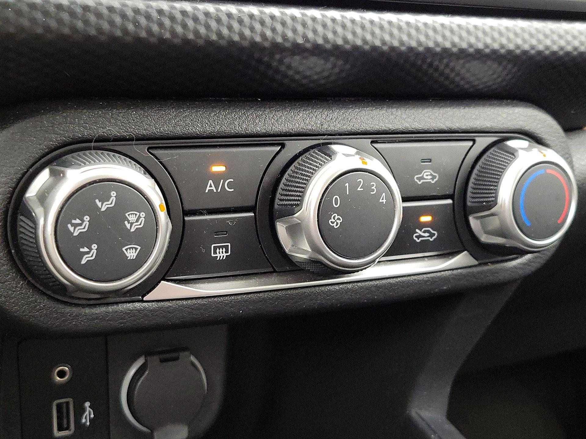 Thumbnail: 2021 Nissan Kicks - 16