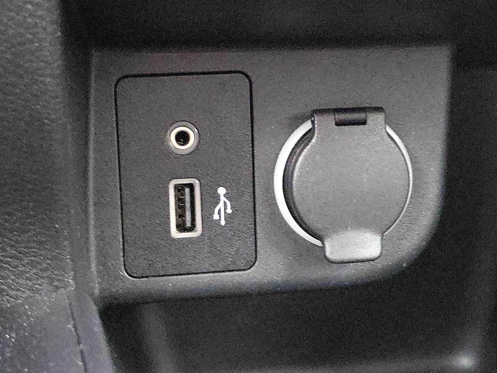 Thumbnail: 2021 Nissan Kicks - 18