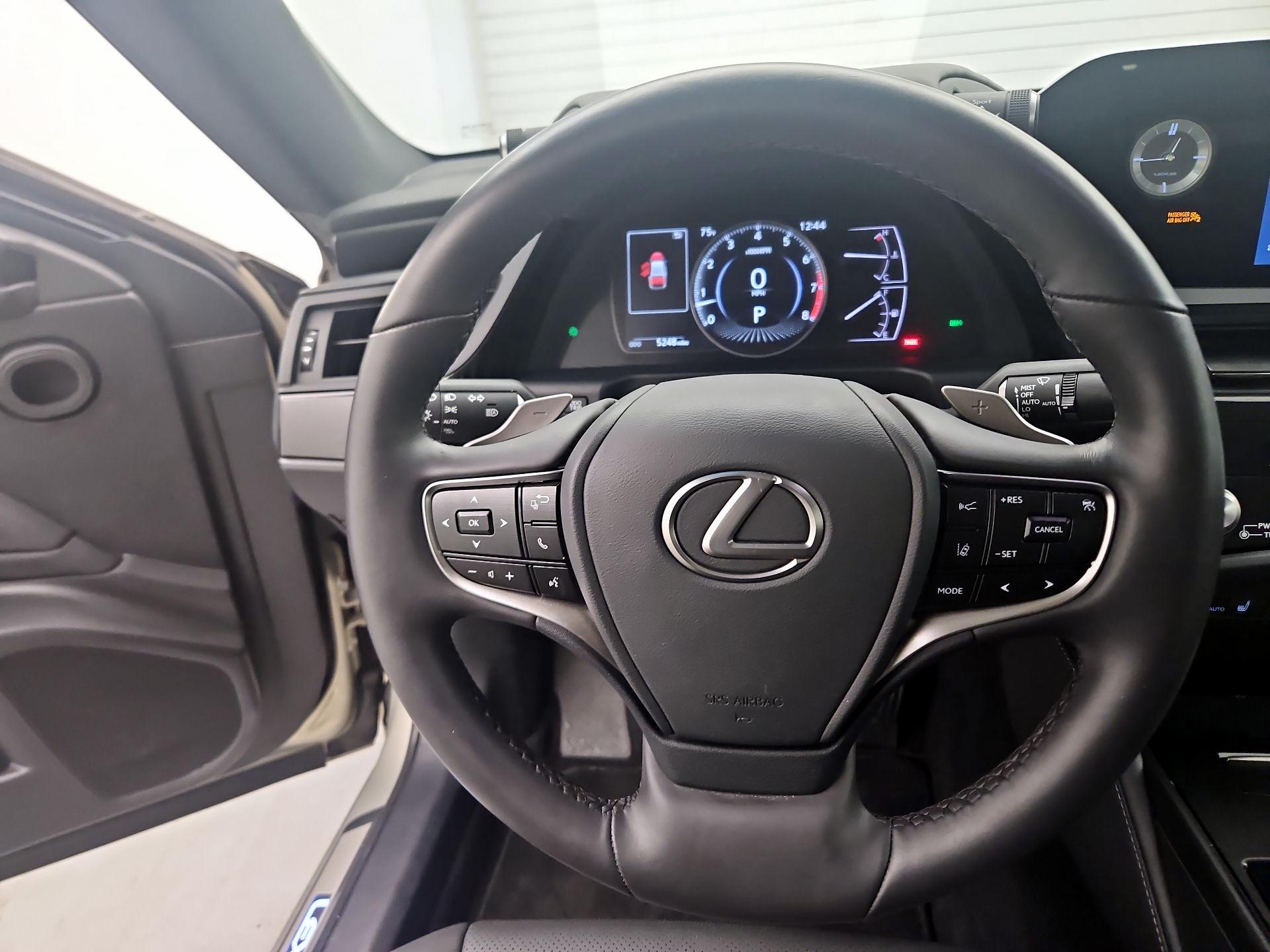 Thumbnail: 2024 Lexus ES - 10