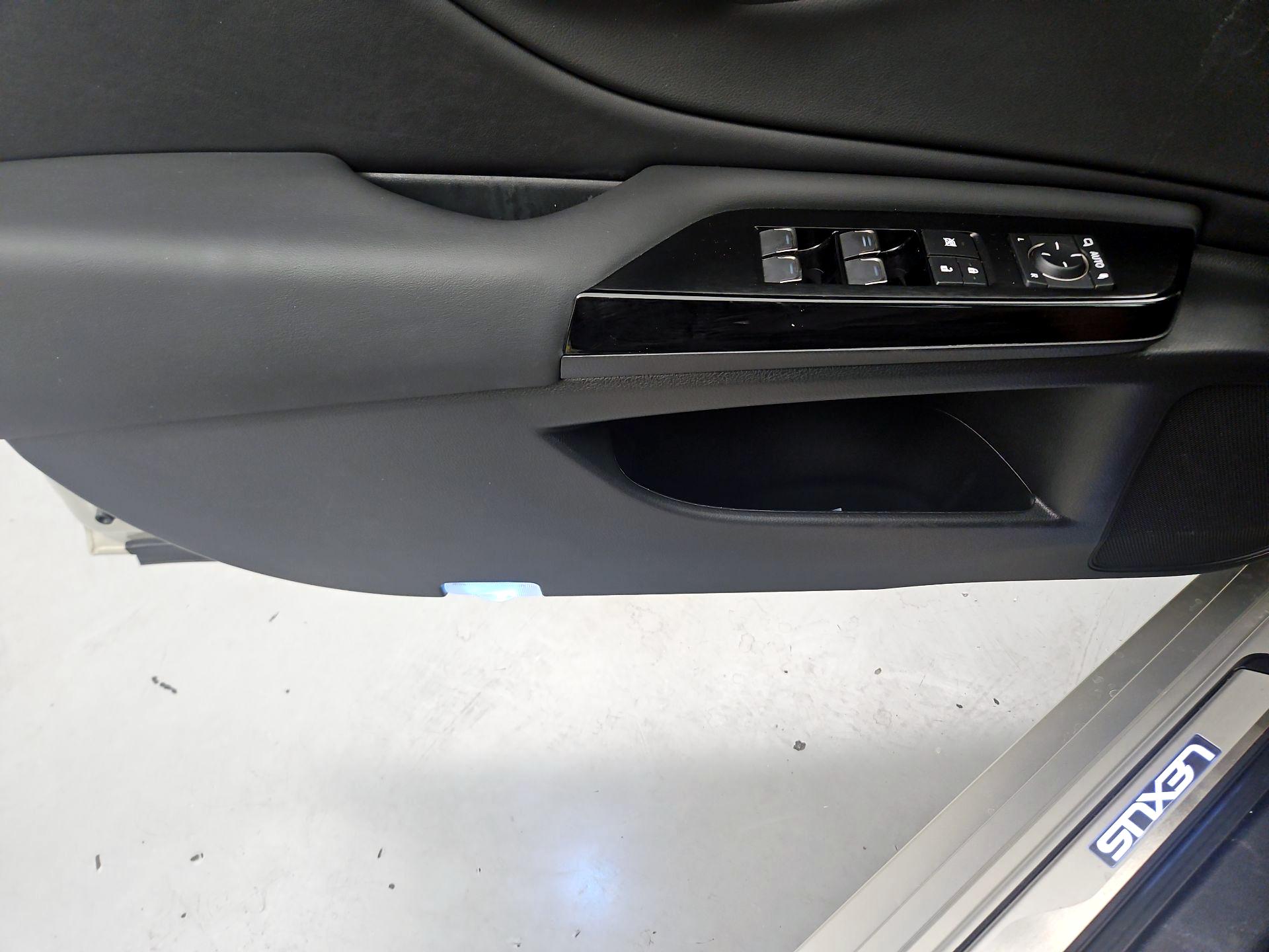 Thumbnail: 2024 Lexus ES - 12