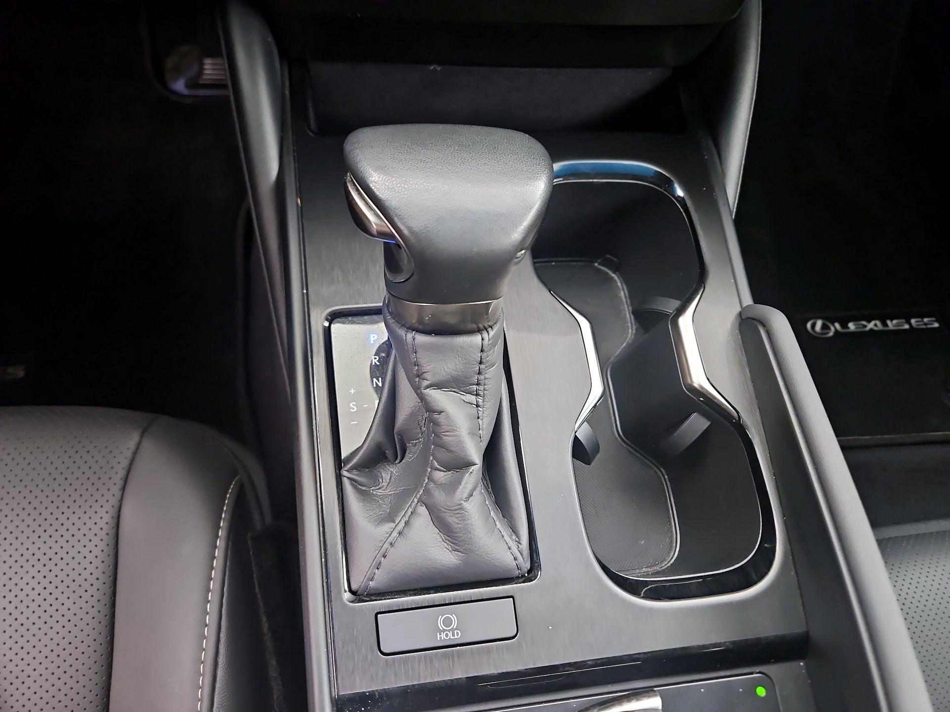 Thumbnail: 2024 Lexus ES - 17