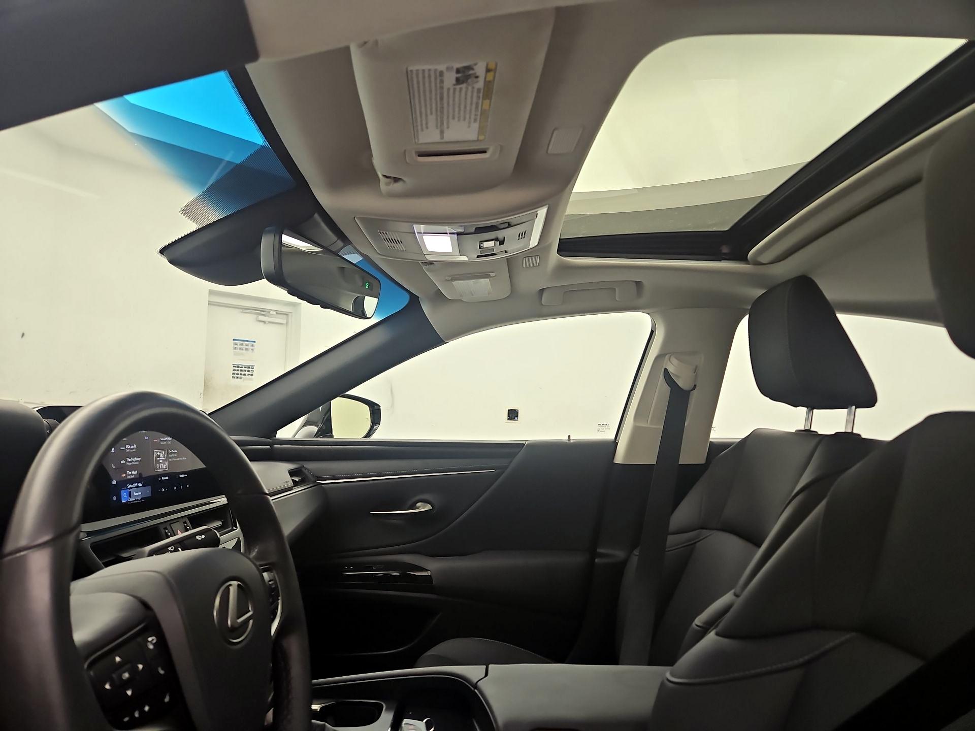 Thumbnail: 2024 Lexus ES - 18