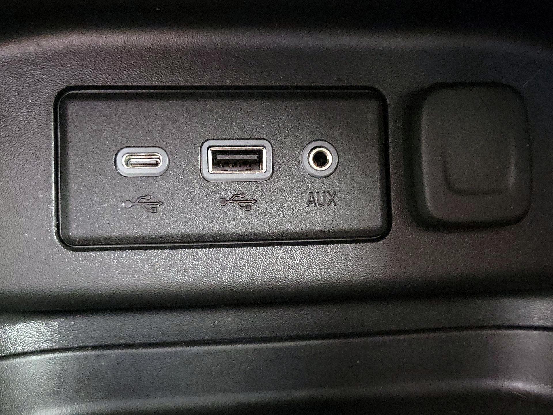 Thumbnail: 2022 Chevrolet Equinox - 18