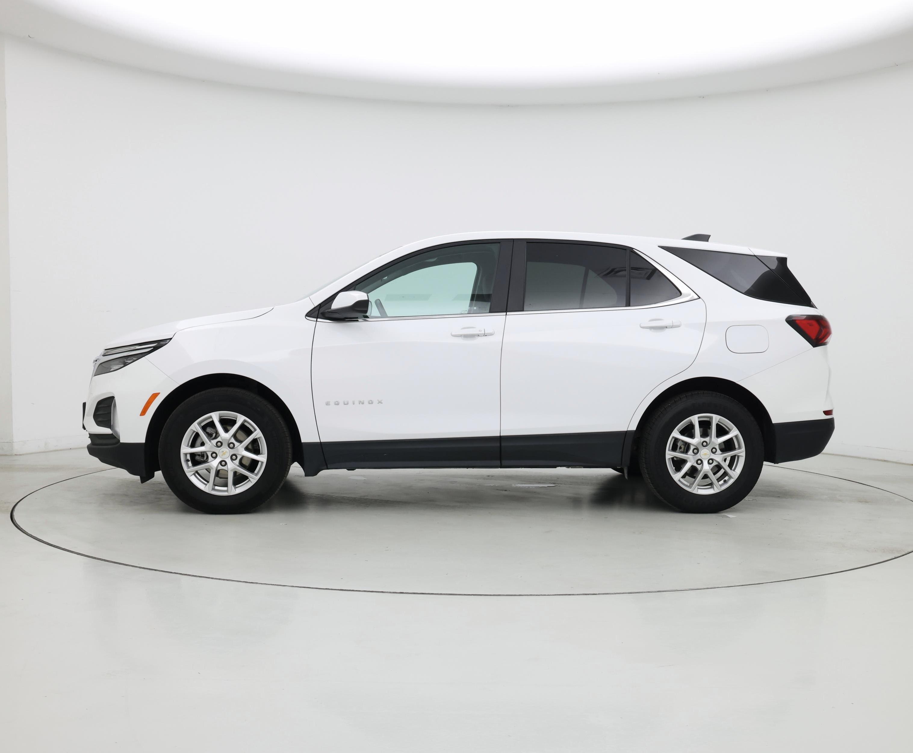 Thumbnail: 2022 Chevrolet Equinox - 3