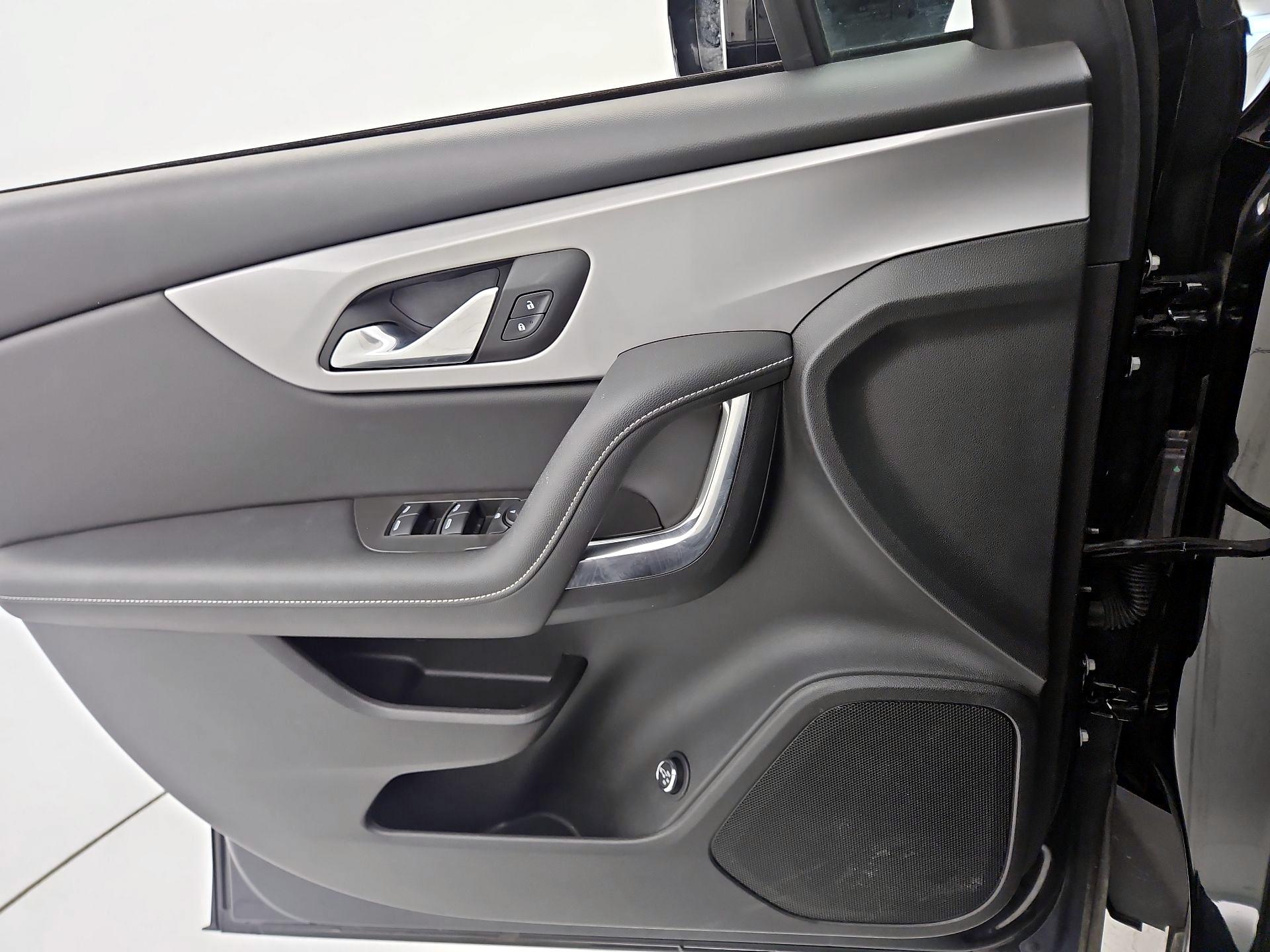 Thumbnail: 2023 Chevrolet Blazer - 12