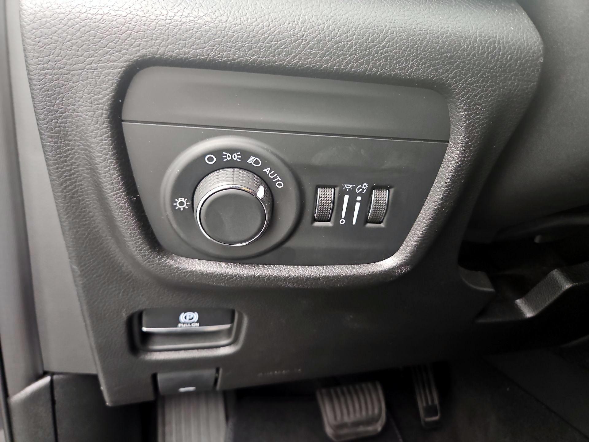 Thumbnail: 2022 Jeep Grand Cherokee - 13