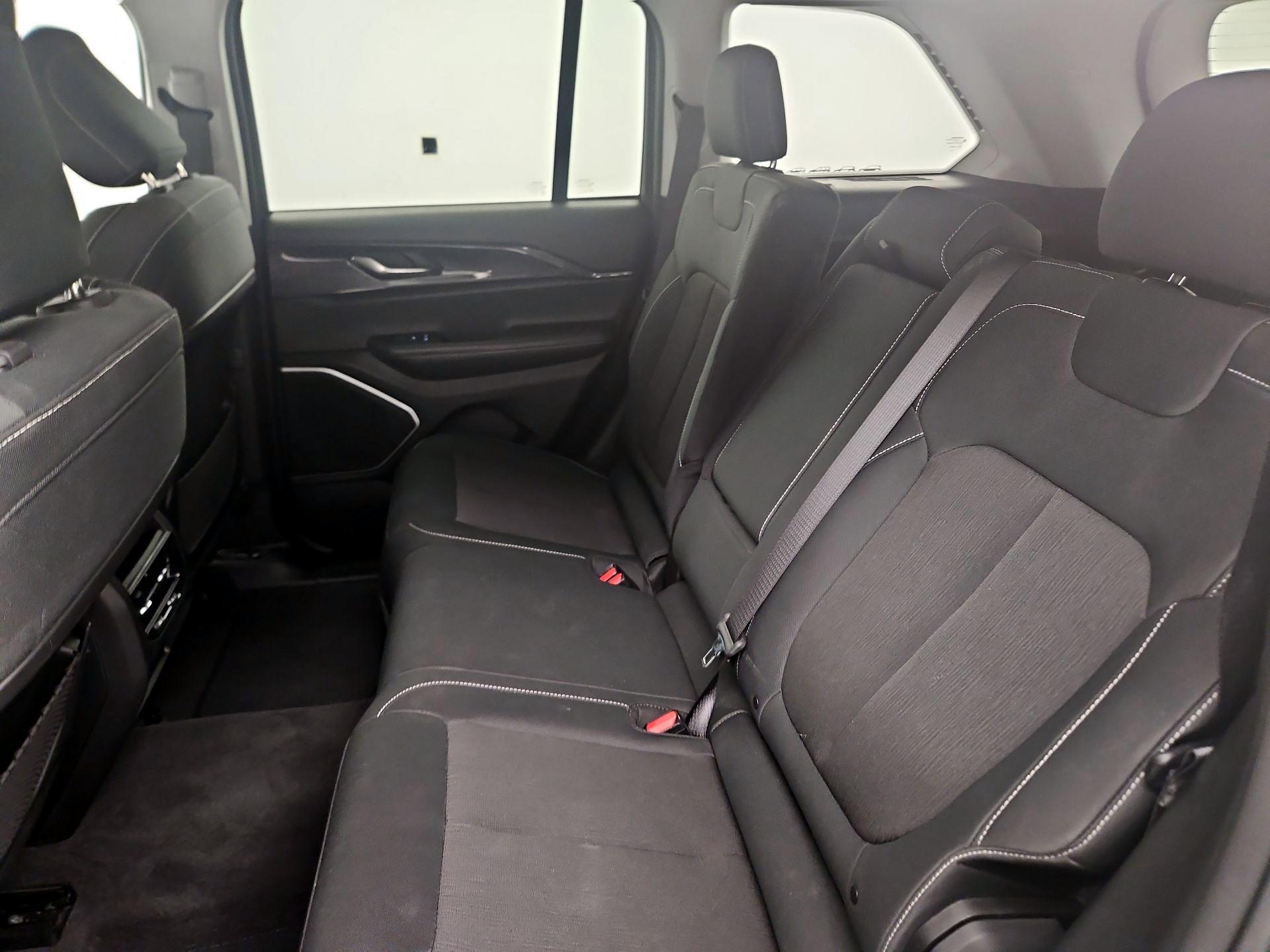 Thumbnail: 2022 Jeep Grand Cherokee - 19