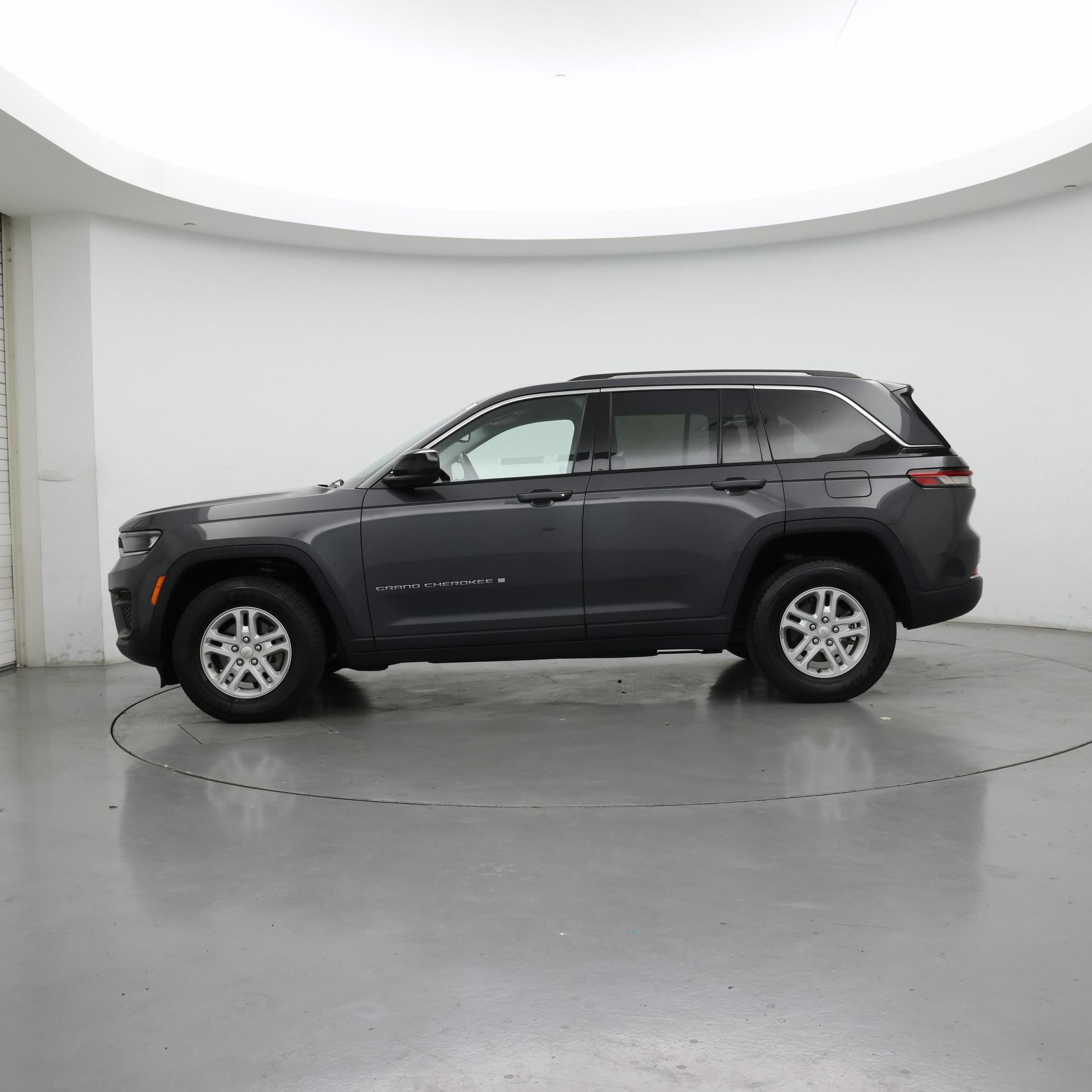 Thumbnail: 2022 Jeep Grand Cherokee - 3