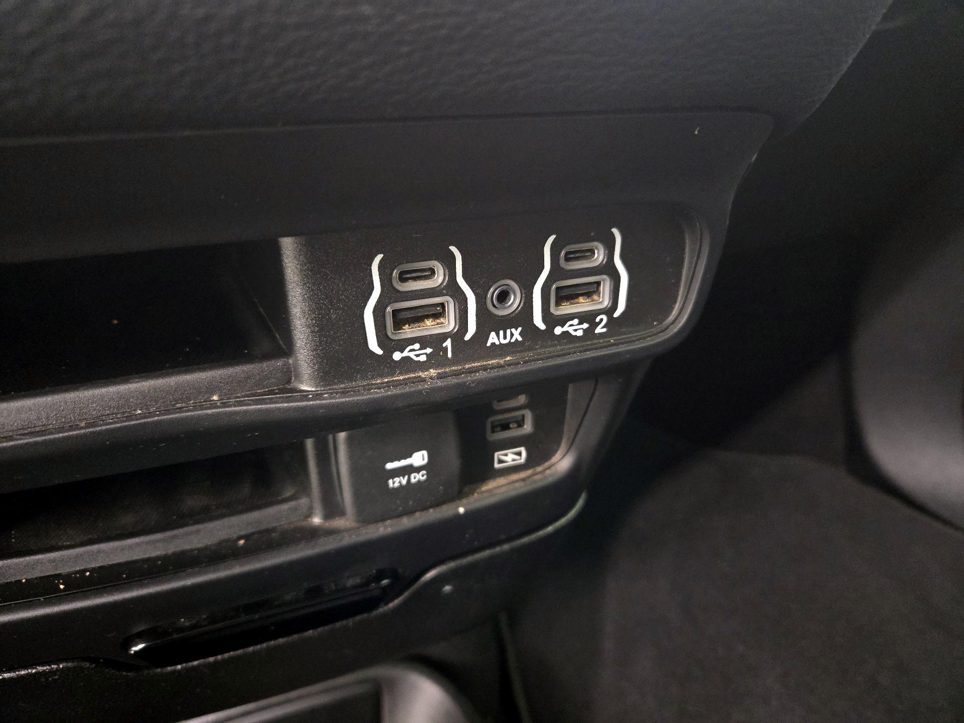 Thumbnail: 2022 Chrysler Pacifica - 18