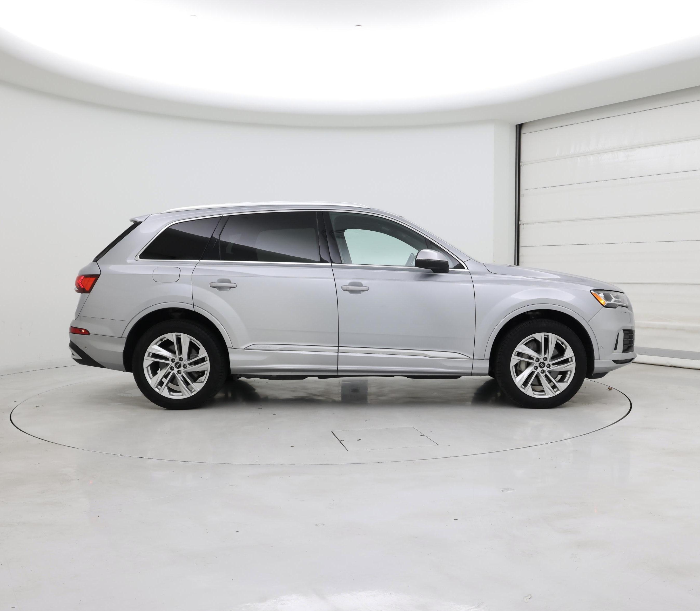 Thumbnail: 2021 Audi Q7 - 7