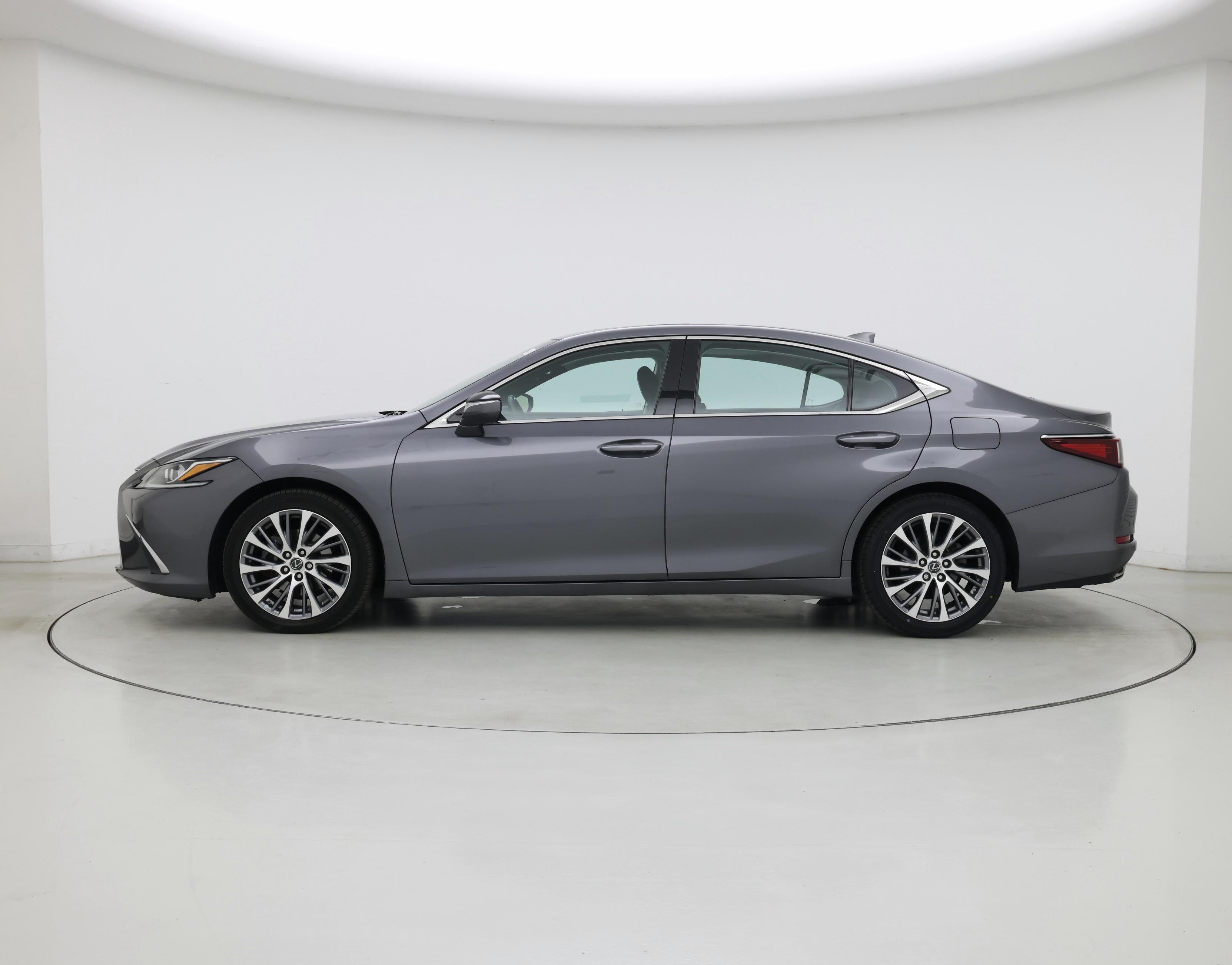 Thumbnail: 2021 Lexus ES - 3