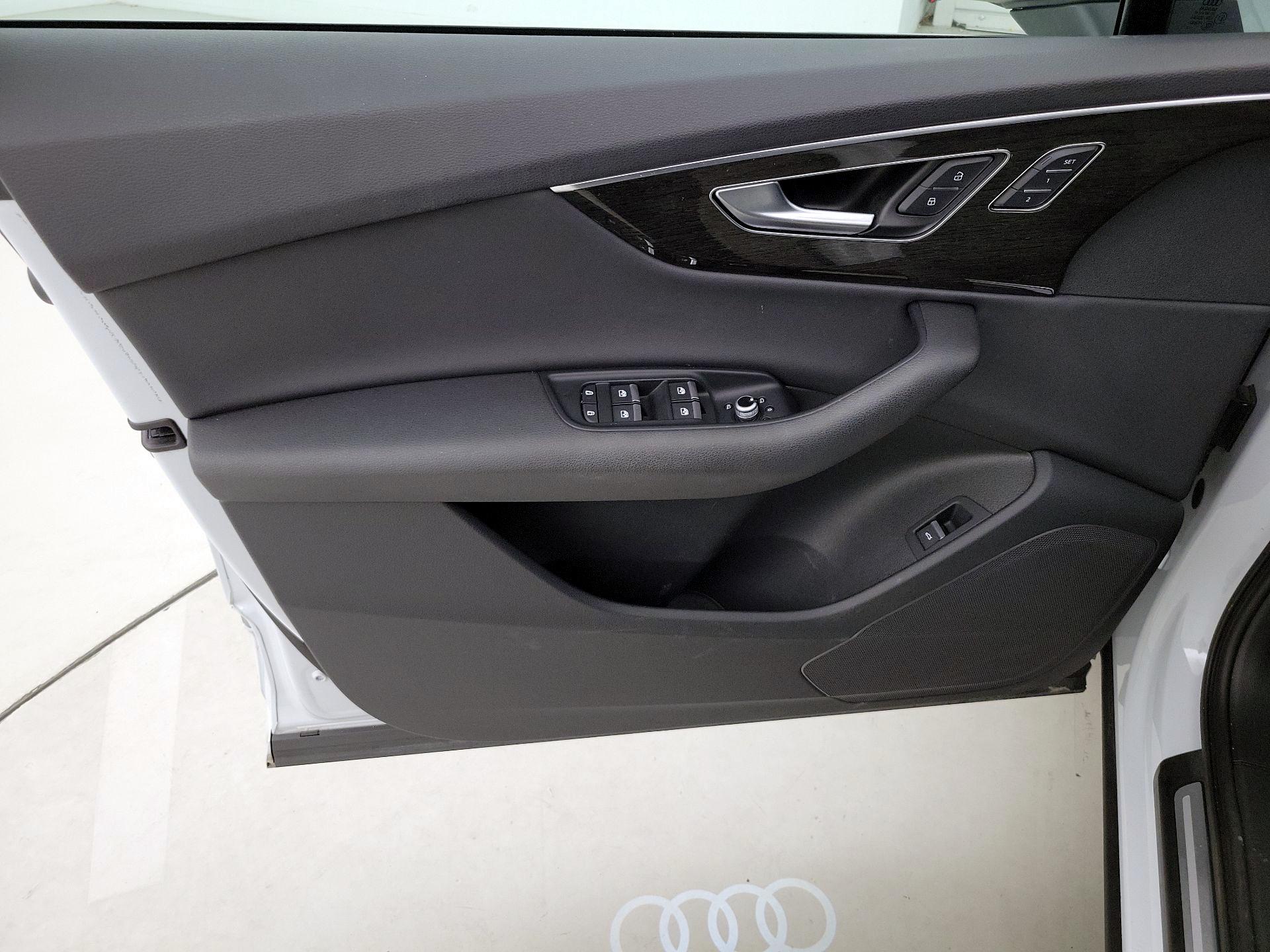 Thumbnail: 2022 Audi Q7 - 12