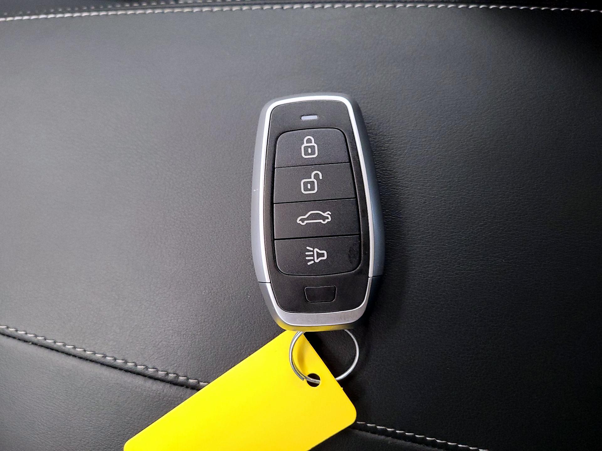 Thumbnail: 2023 INFINITI QX50 - 18