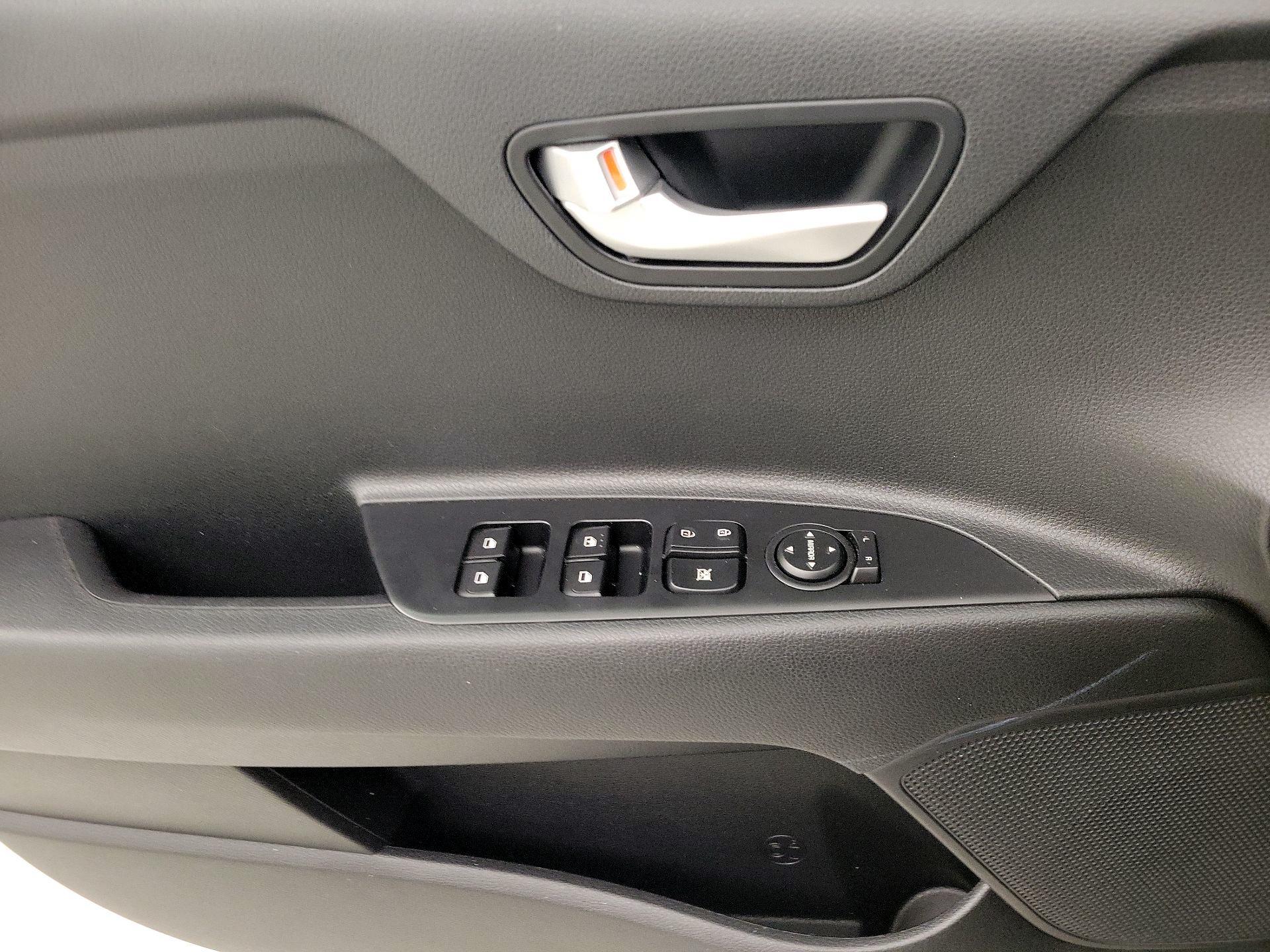 Thumbnail: 2023 Kia Rio - 12