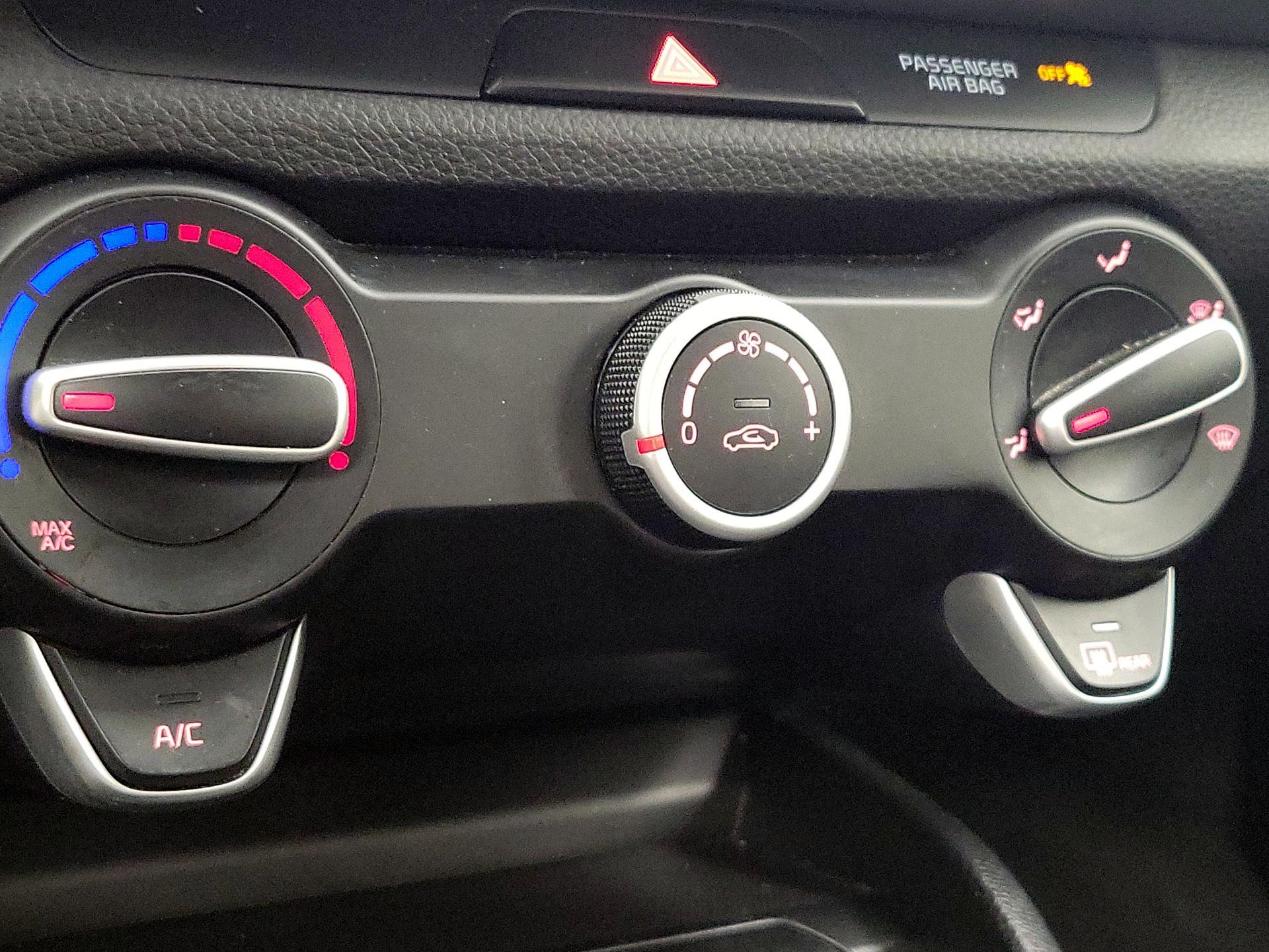 Thumbnail: 2023 Kia Rio - 16