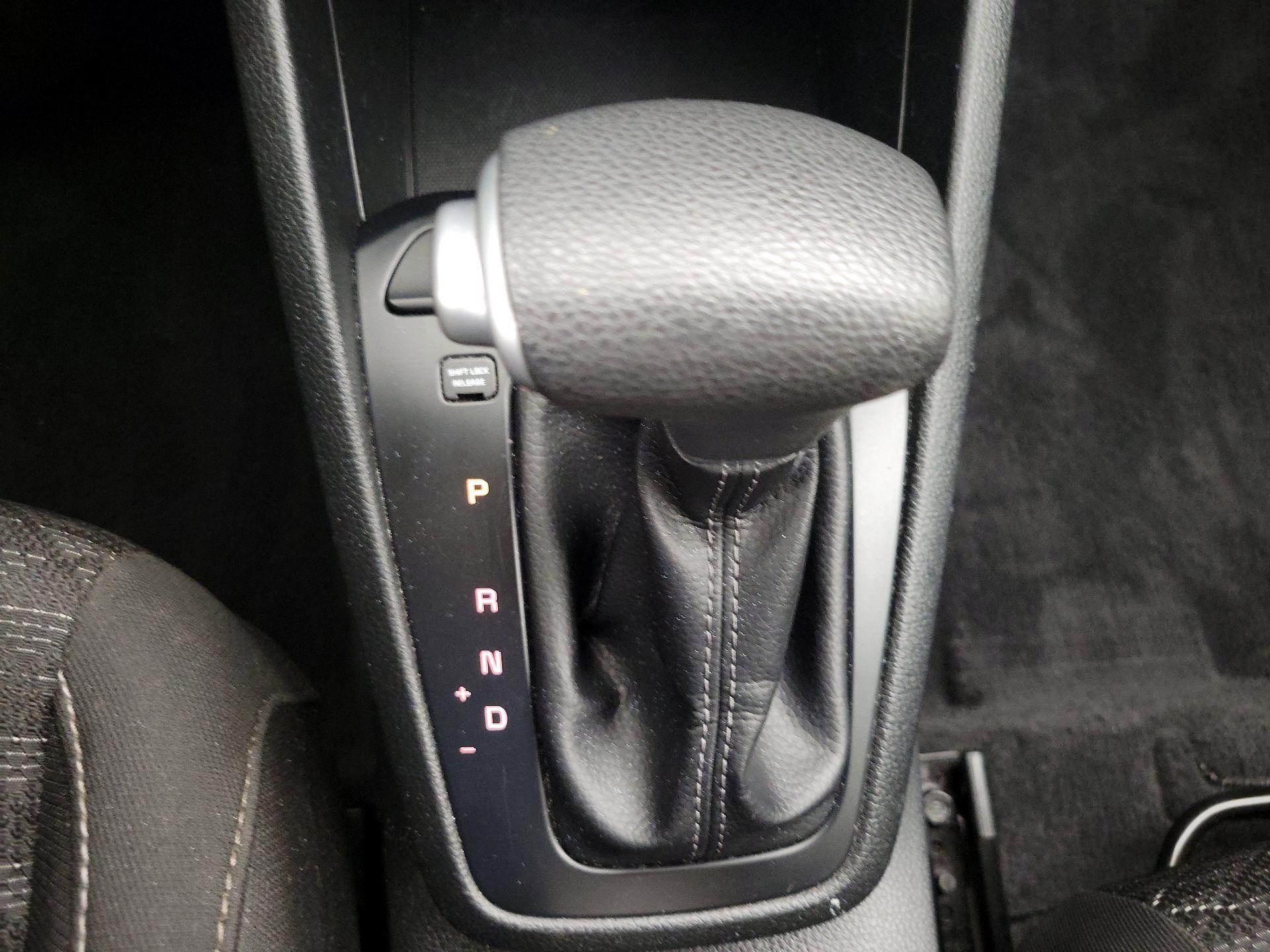 Thumbnail: 2023 Kia Rio - 17