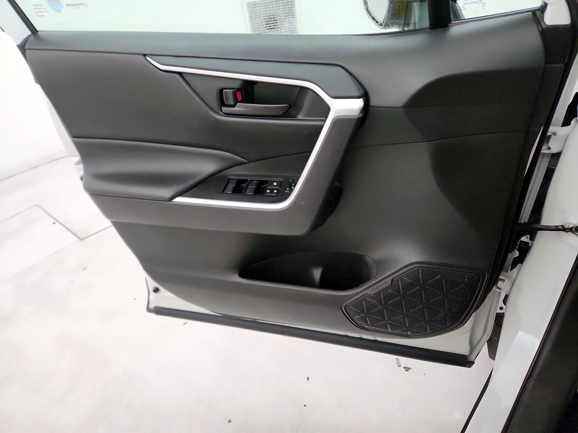 Thumbnail: 2023 Toyota RAV4 - 12