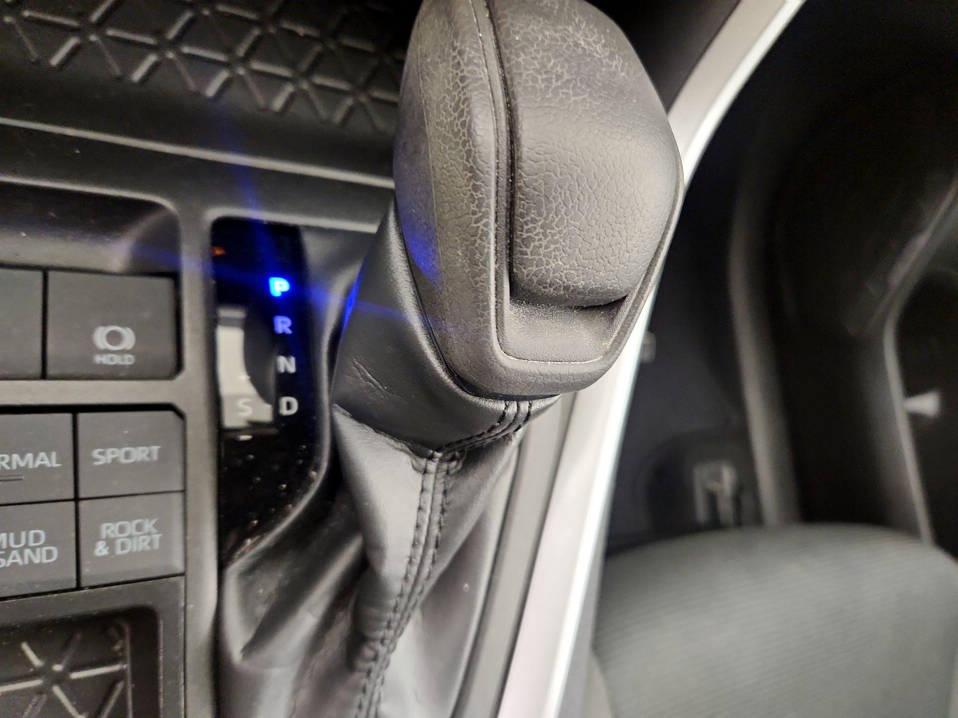 Thumbnail: 2023 Toyota RAV4 - 17