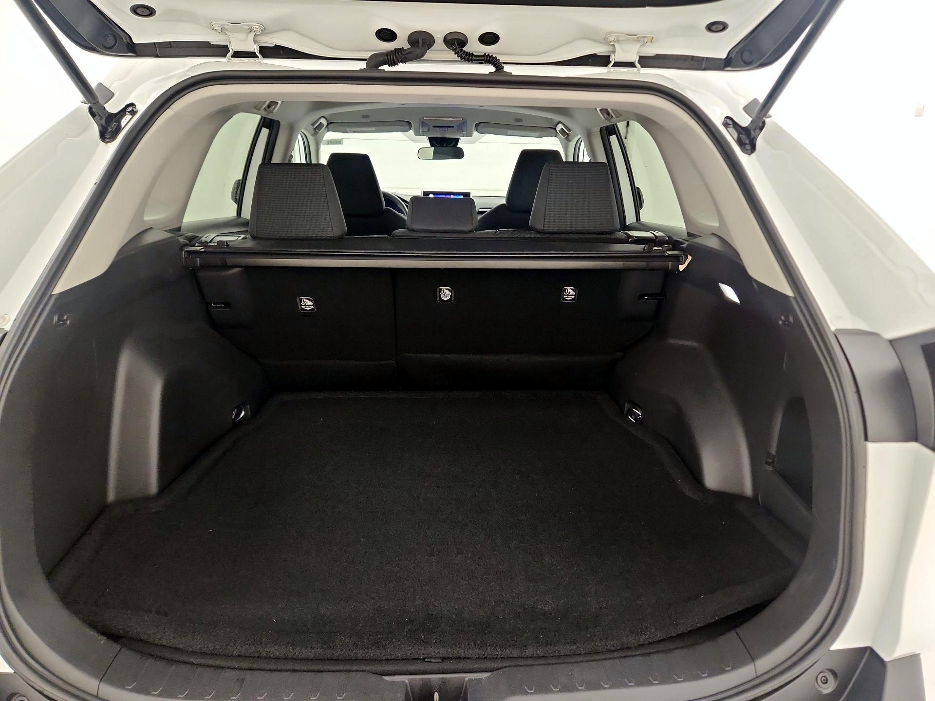 Thumbnail: 2023 Toyota RAV4 - 20