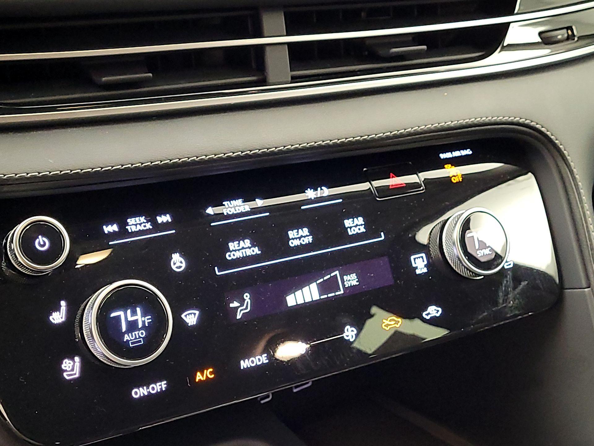 Thumbnail: 2023 INFINITI QX60 - 16