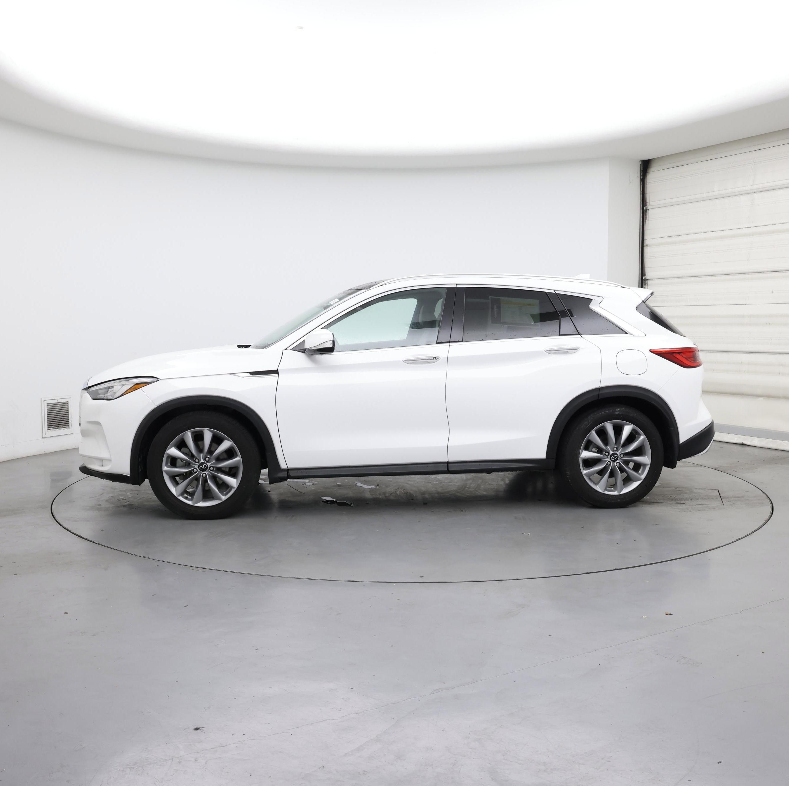 Thumbnail: 2021 INFINITI QX50 - 3