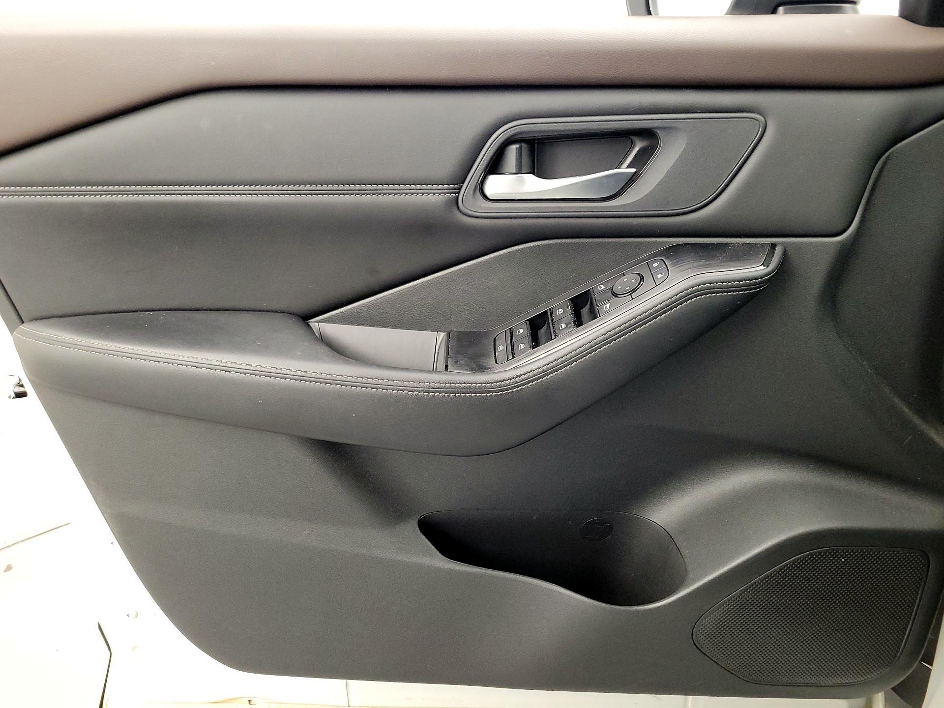 Thumbnail: 2022 Nissan Rogue - 12