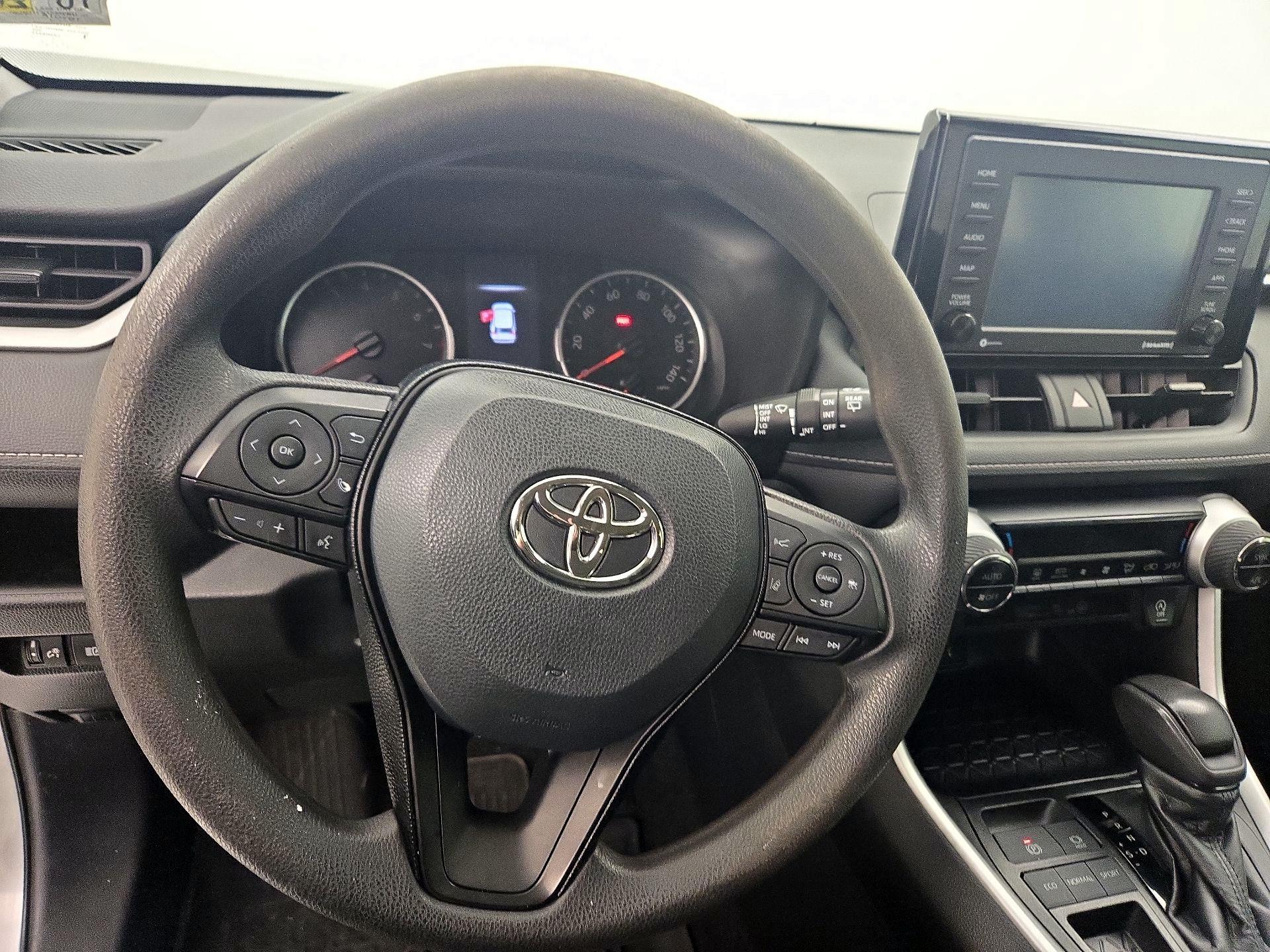 Thumbnail: 2020 Toyota RAV4 - 10