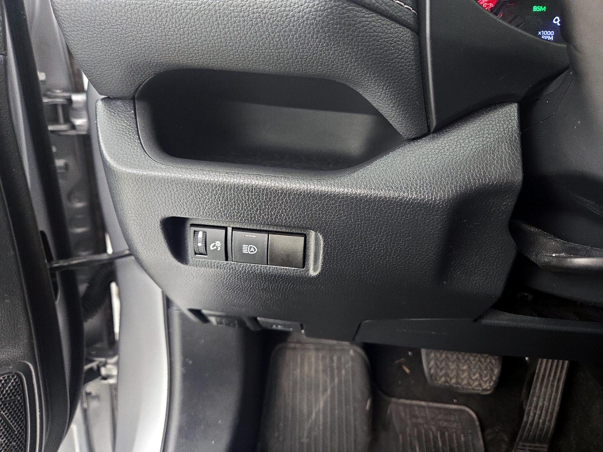 Thumbnail: 2020 Toyota RAV4 - 13