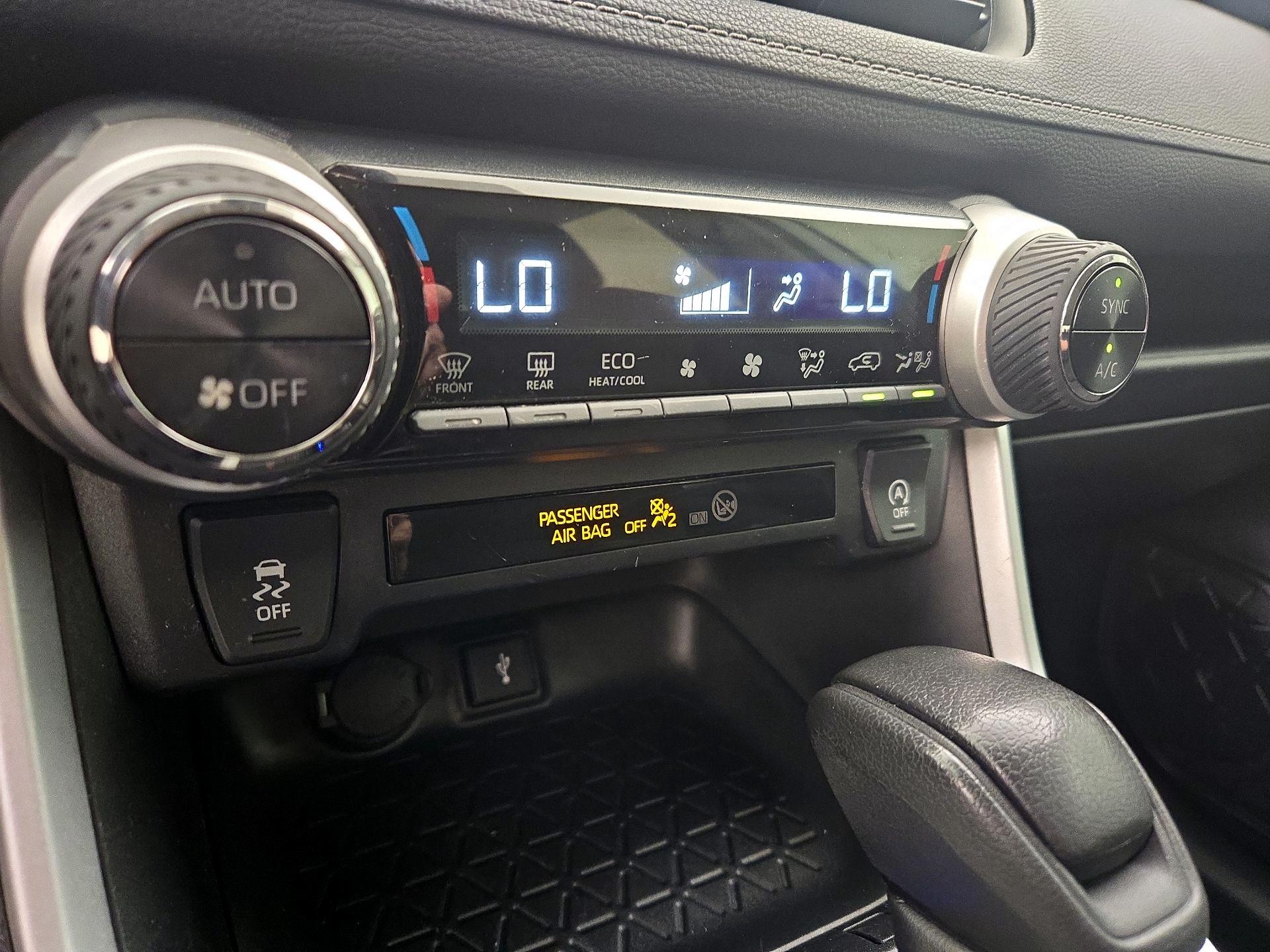 Thumbnail: 2020 Toyota RAV4 - 16