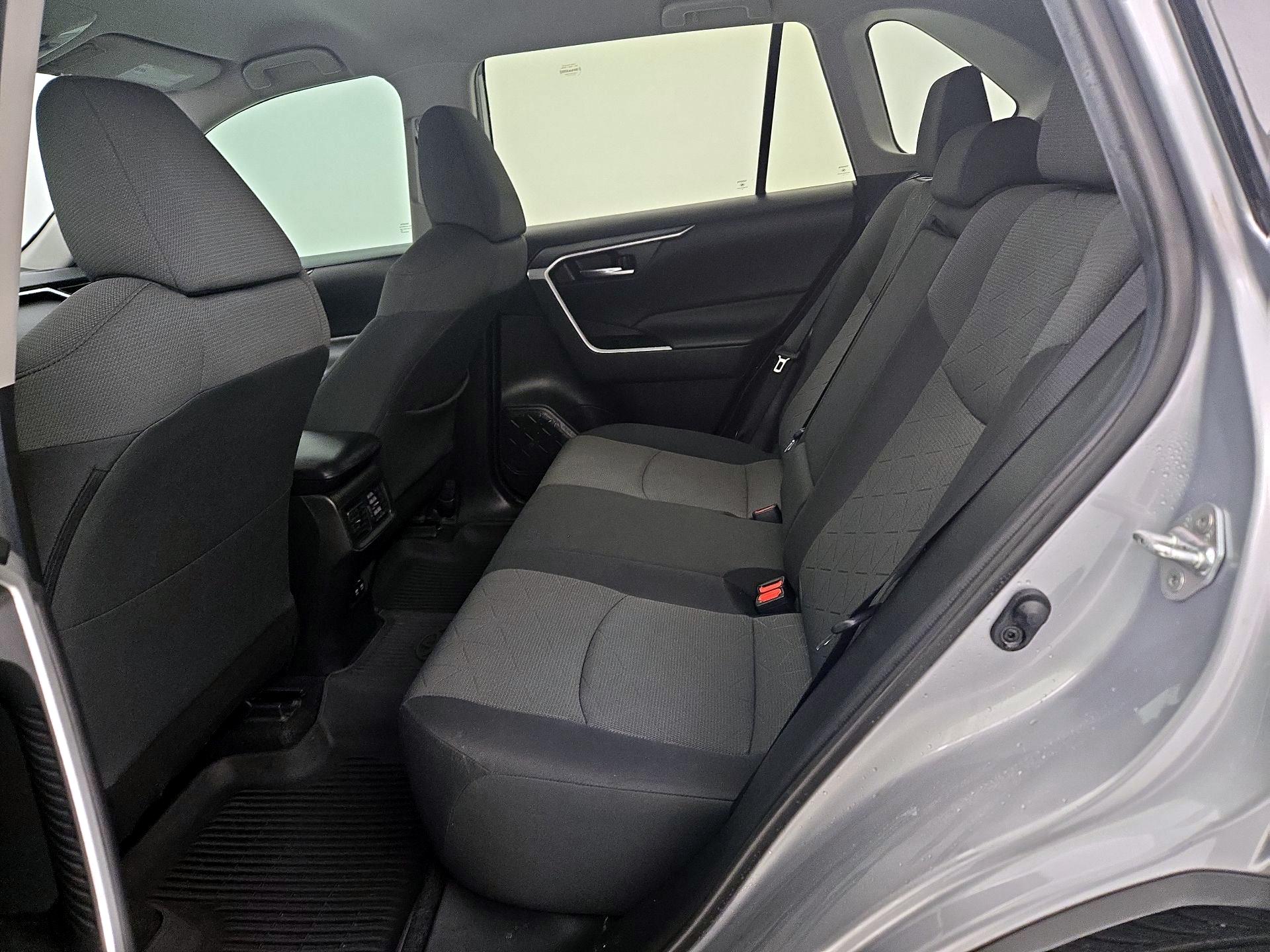 Thumbnail: 2020 Toyota RAV4 - 19