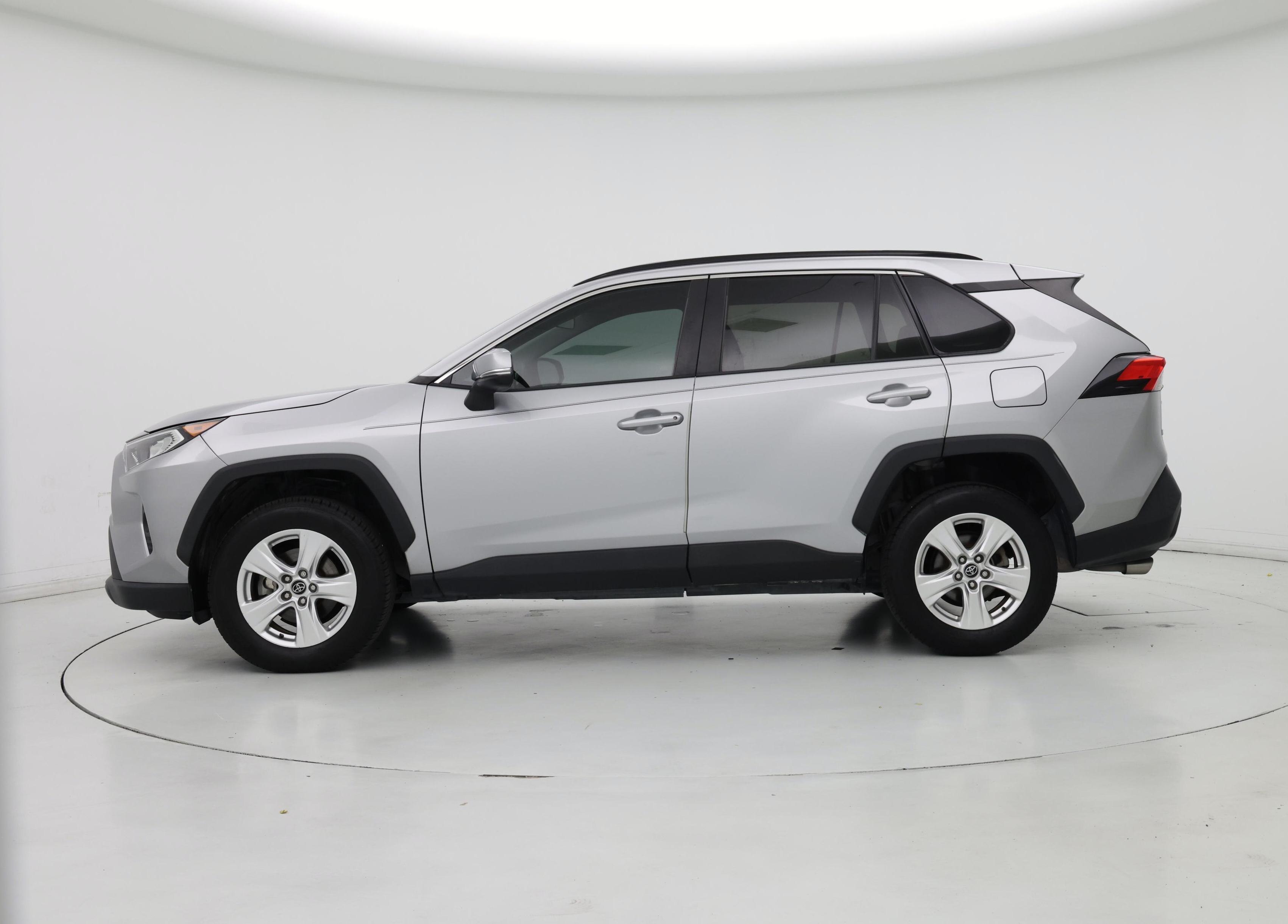 Thumbnail: 2020 Toyota RAV4 - 3